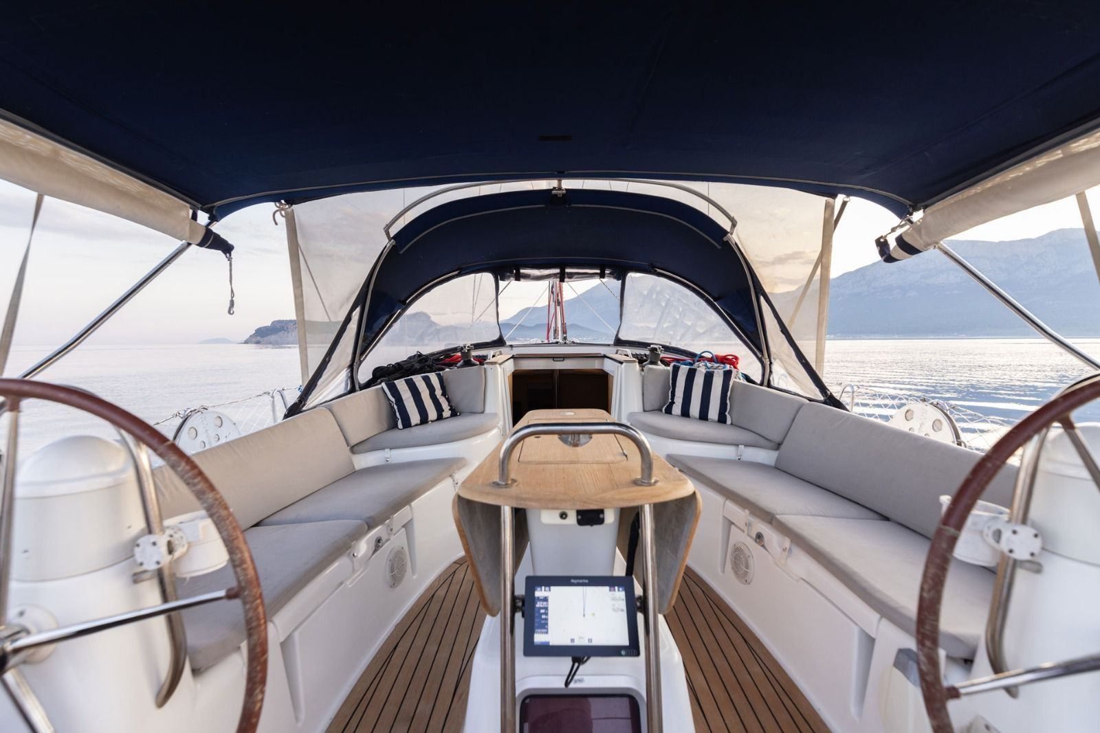 Jeanneau 13m Yelkenli