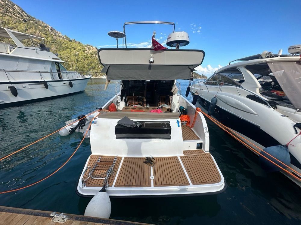 Özel yapım 11m Motoryat