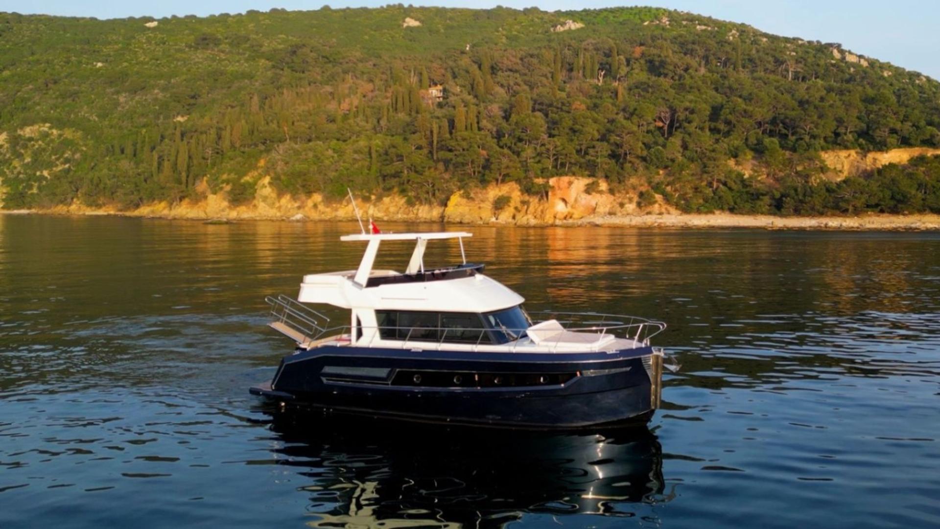 Rental Custom made 13m Motor Yacht - 633 - photo 27