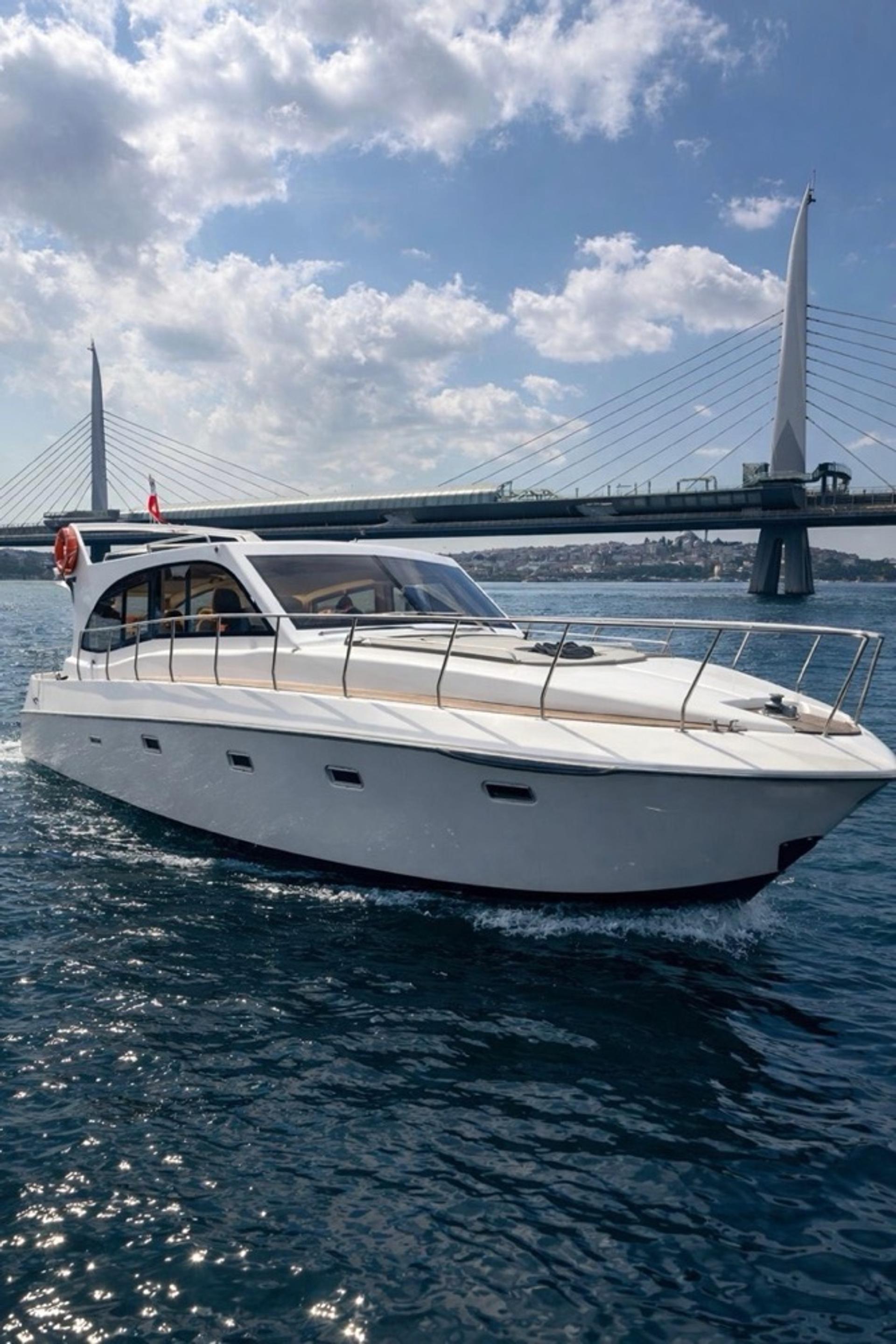 Rental Custom made 14m Motor Yacht - 821 - photo 3