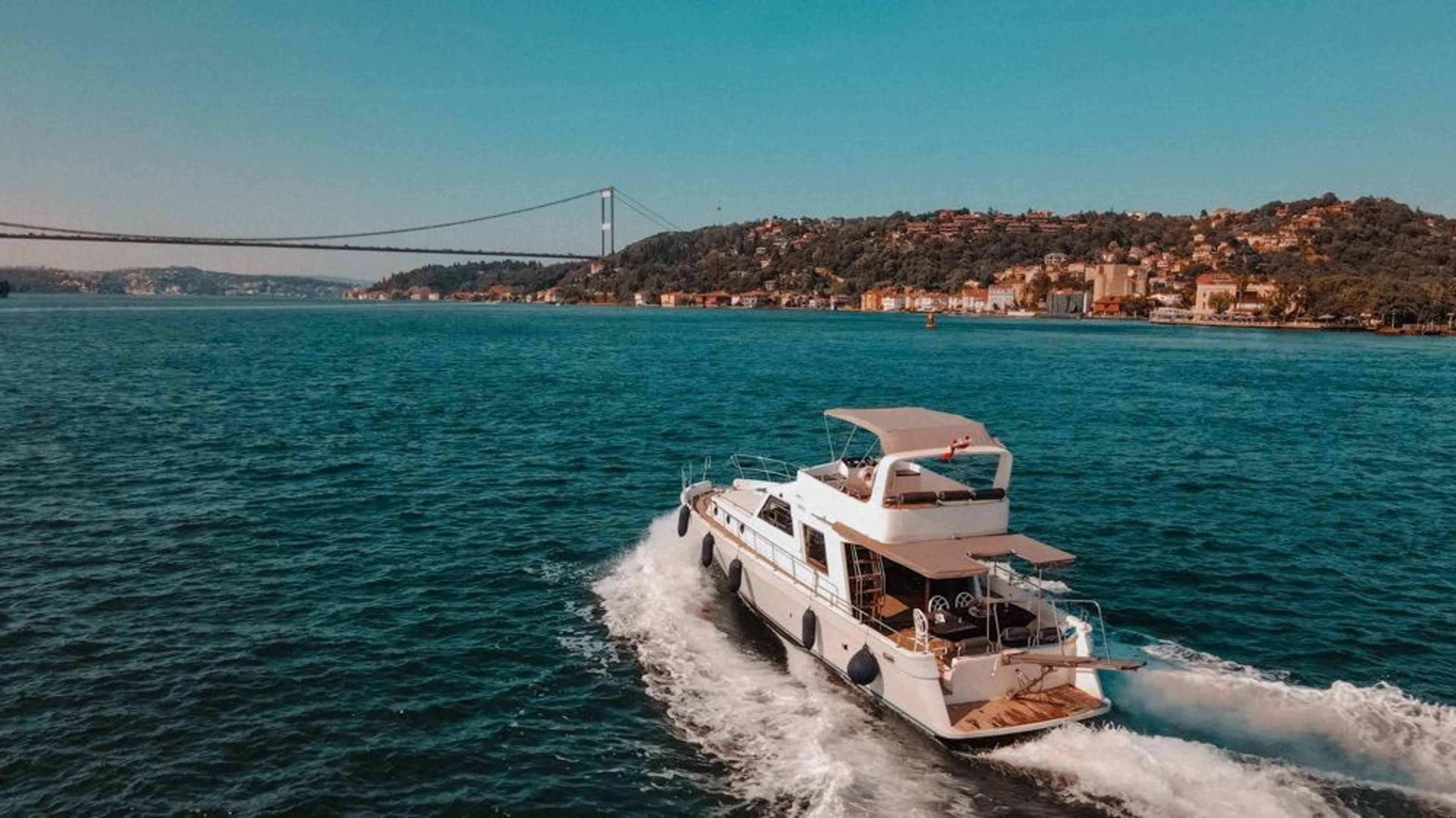 Rental Custom made 14m Motor Yacht - 115 - photo 3