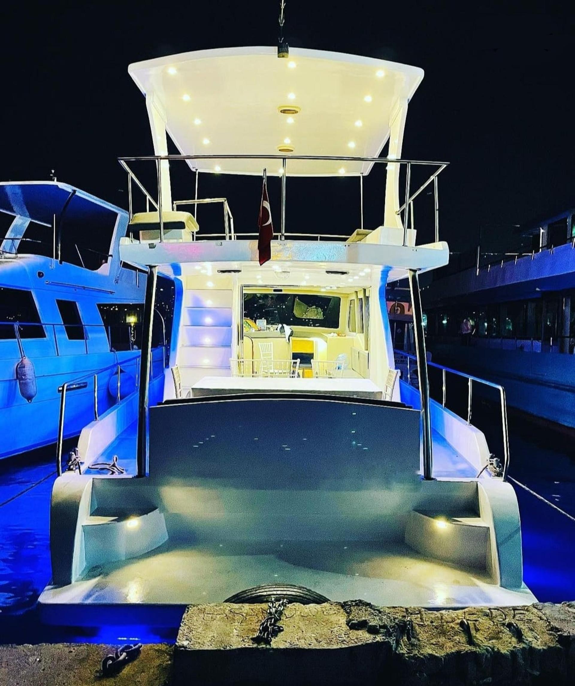 Kiralık Özel yapım 14m Motoryat - 89 - photo 4