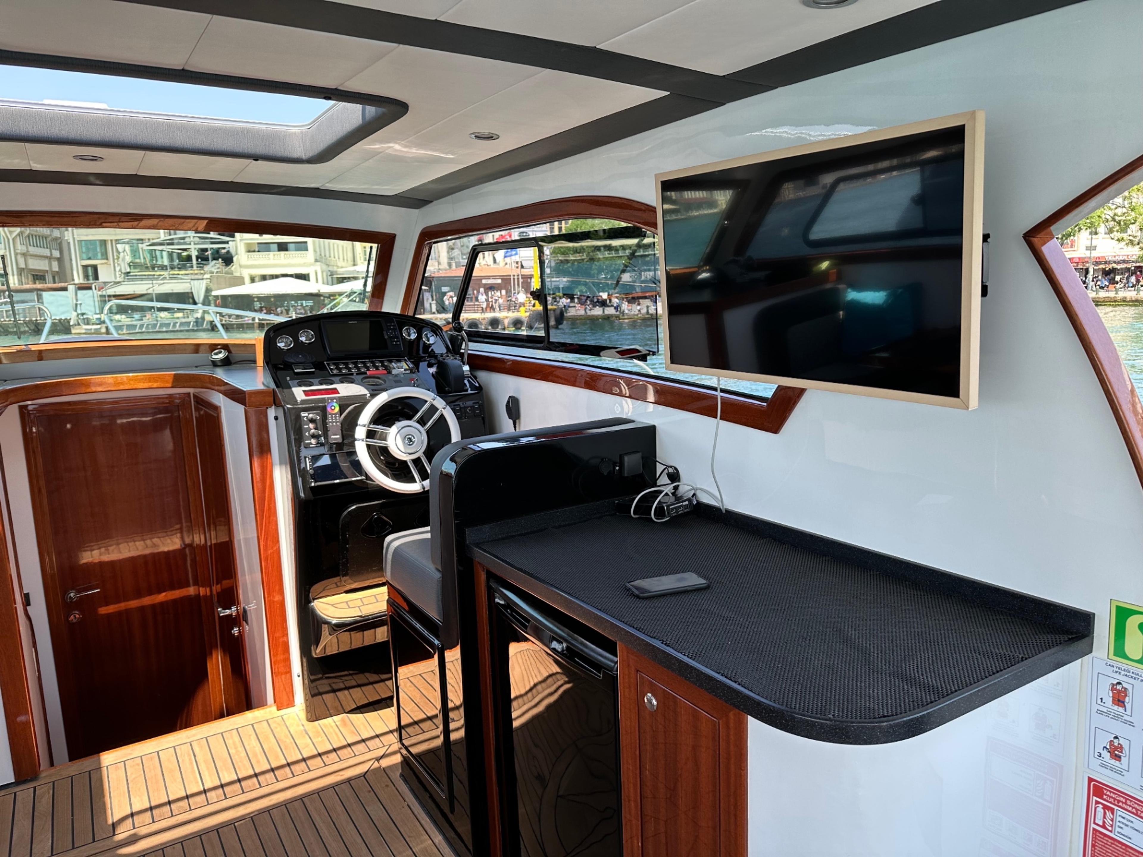 Rental Custom made 12m Motor Yacht - 398 - photo 15