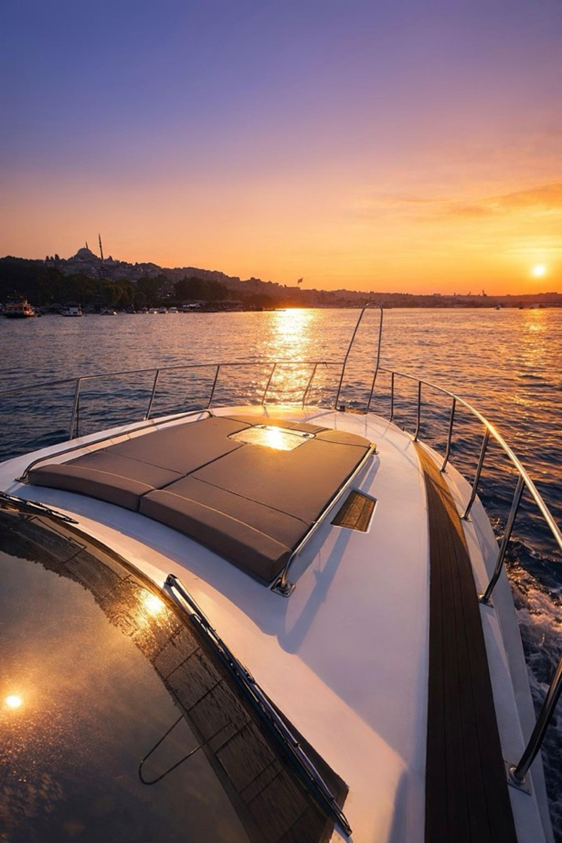 Rental Custom made 14m Motor Yacht - 821 - photo 2