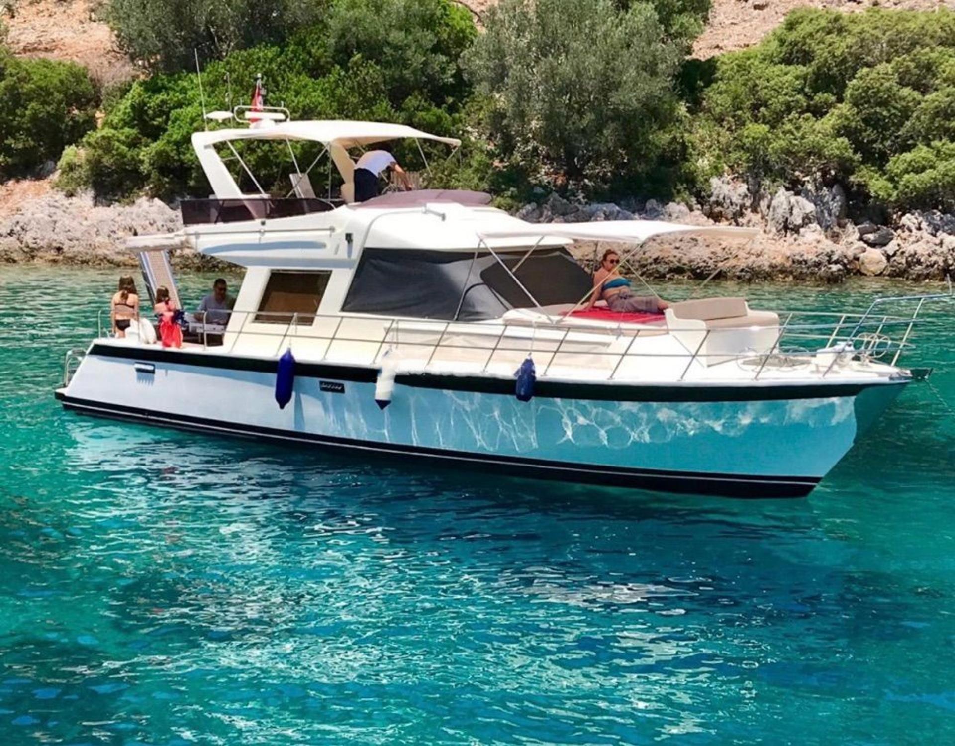 Rental Custom made 14m Motor Yacht - 611 - photo 1