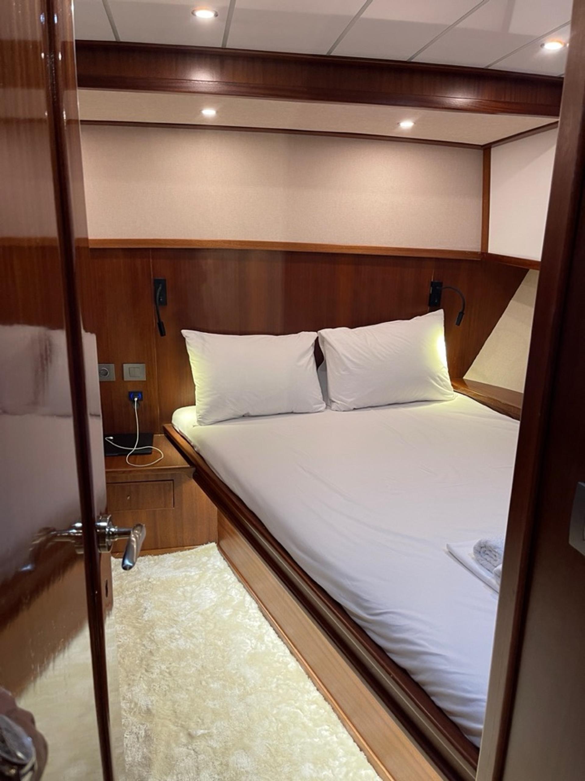 Rental Custom made 14m Motor Yacht - 619 - photo 15