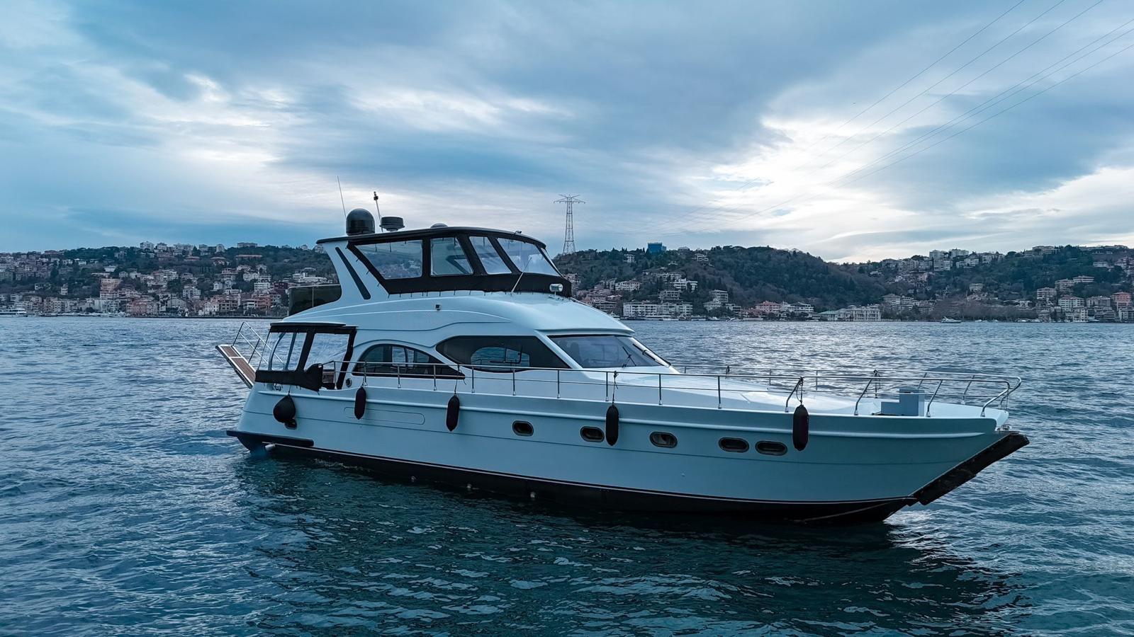 Rental Custom made 20m Motor Yacht - 442-17