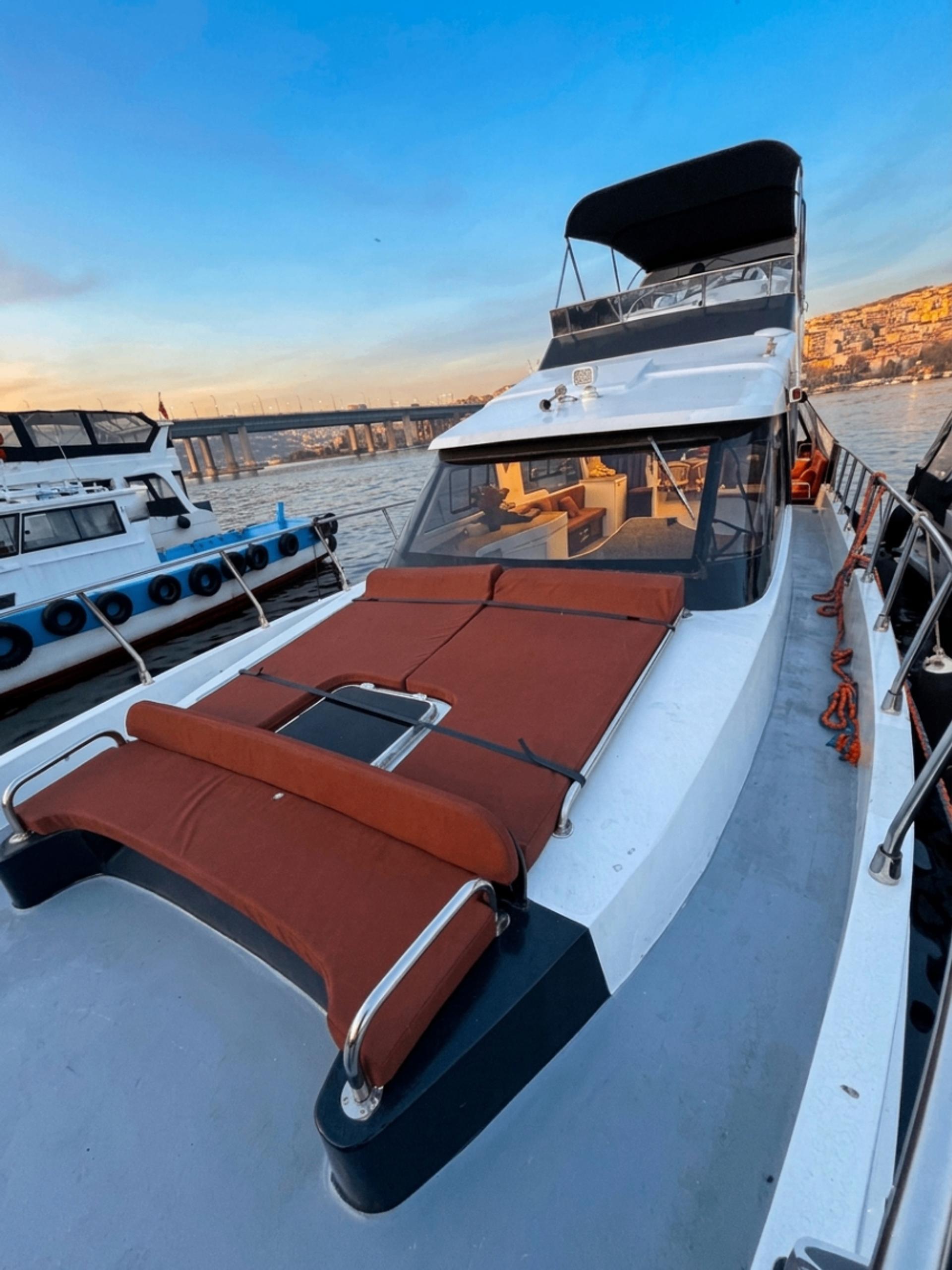 Rental Custom made 19m Motor Yacht - 1019 - photo 3
