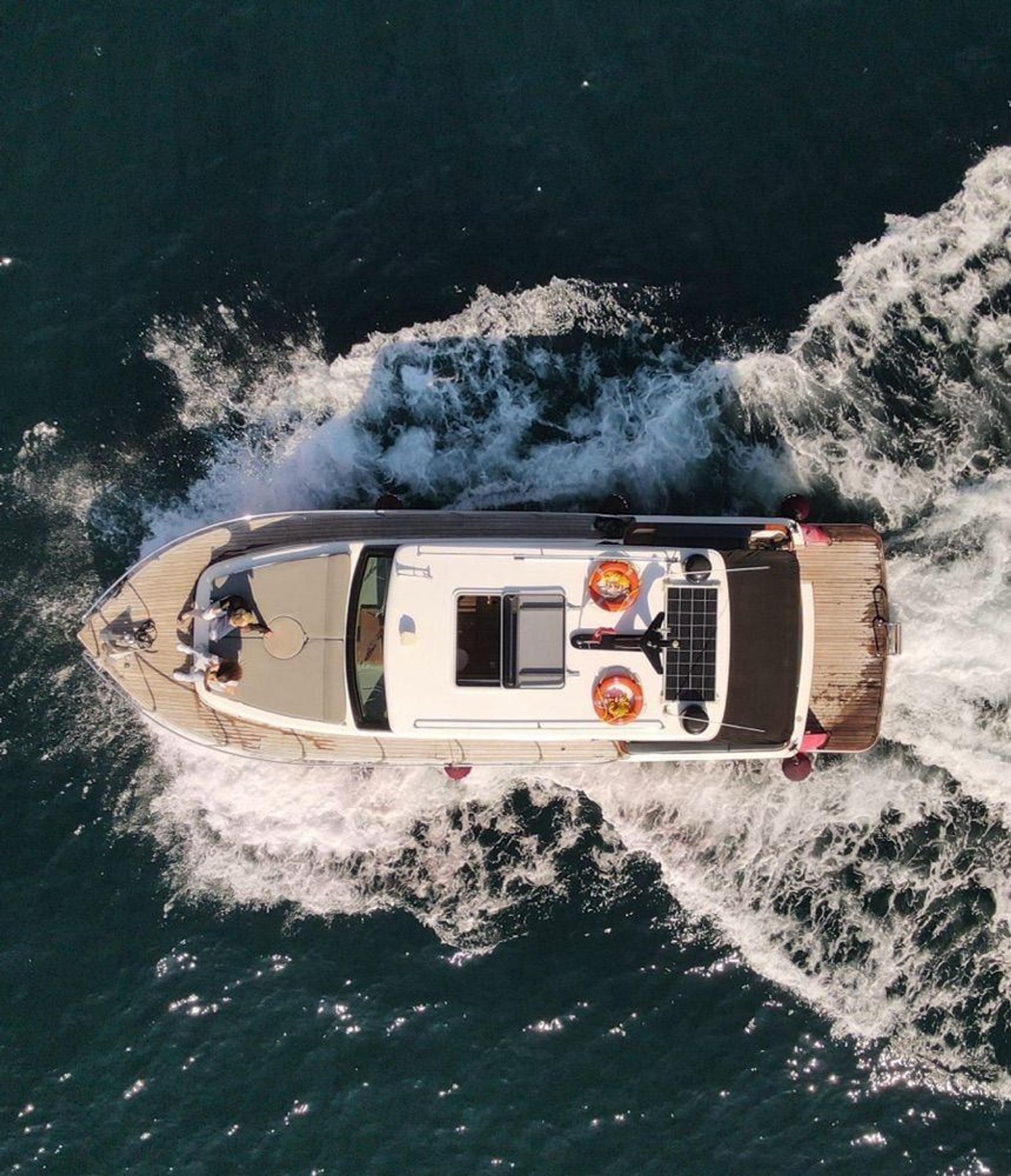 Rental Custom made 12m Motor Yacht - 379 - photo 6
