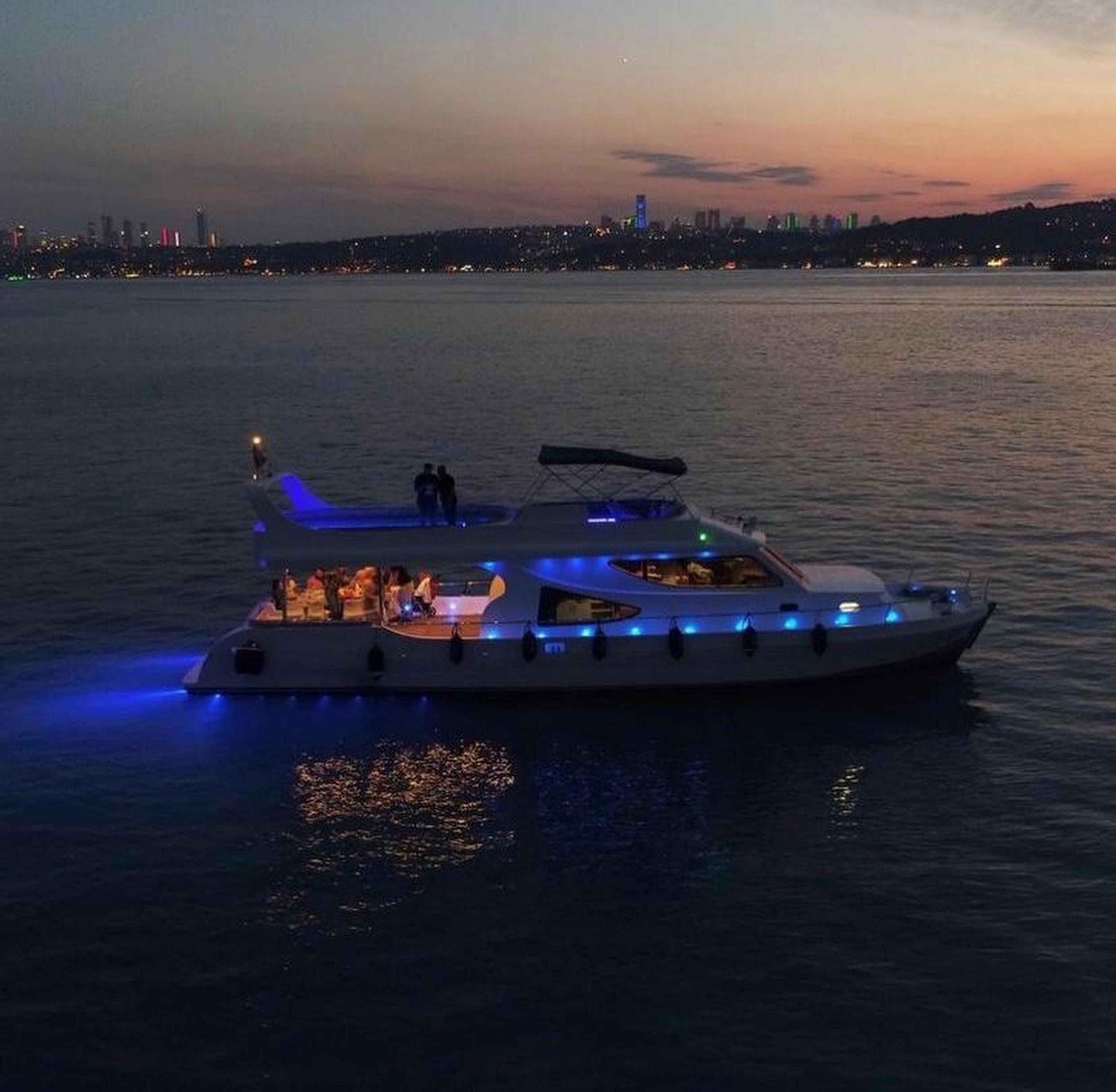 Rental Custom made 19m Motor Yacht - 129 - photo 1