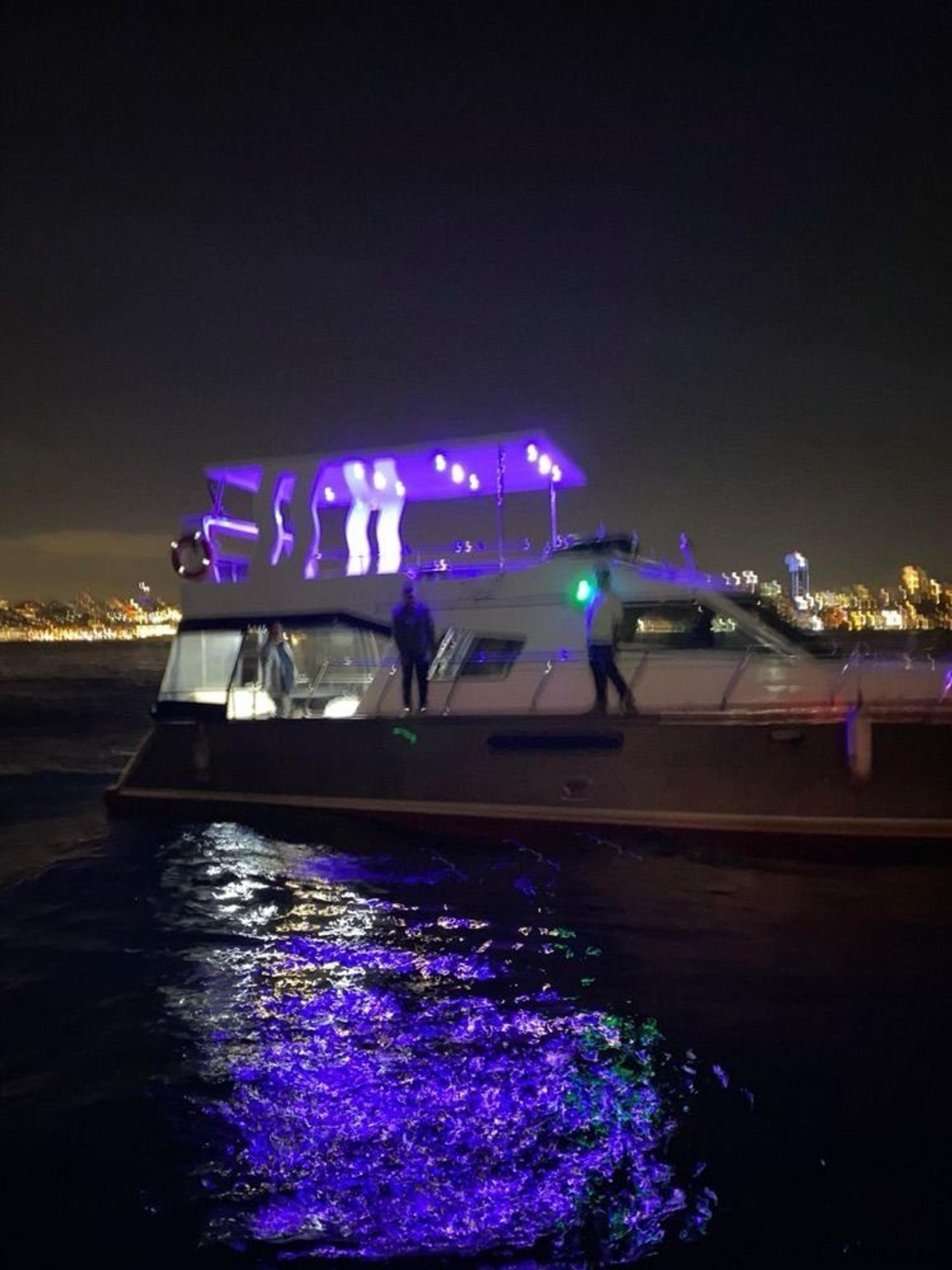 Rental Custom made 17m Motor Yacht - 677 - photo 10