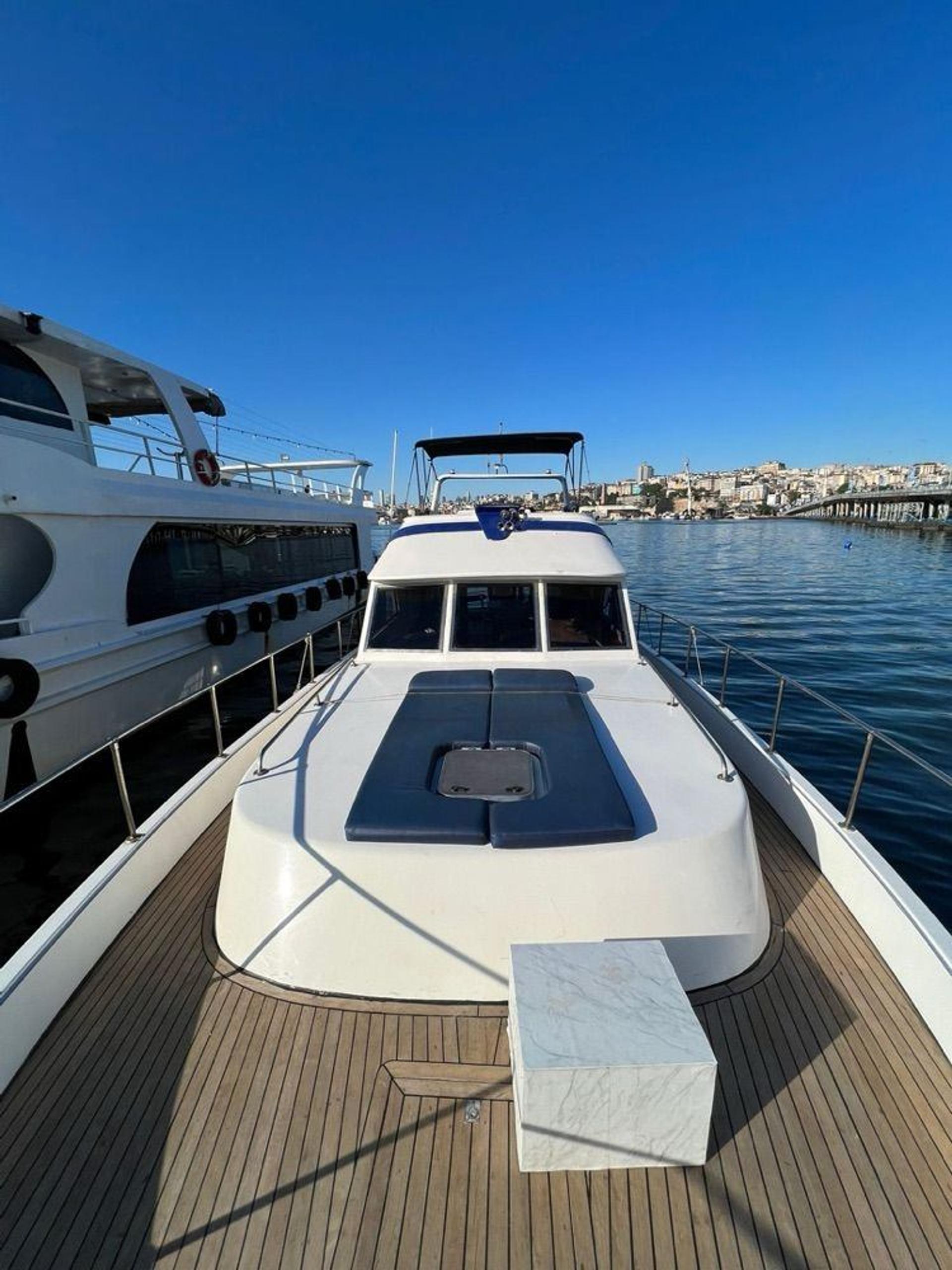 Rental Custom made 17m Motor Yacht - 395 - photo 3