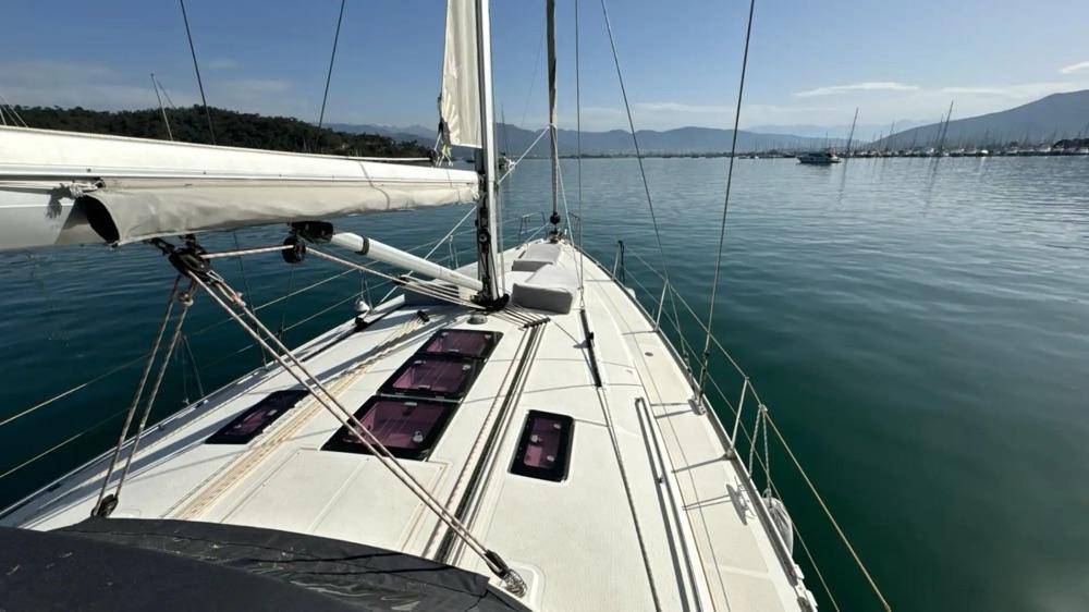 Rental Bavaria 14m Sailboat - 560-2