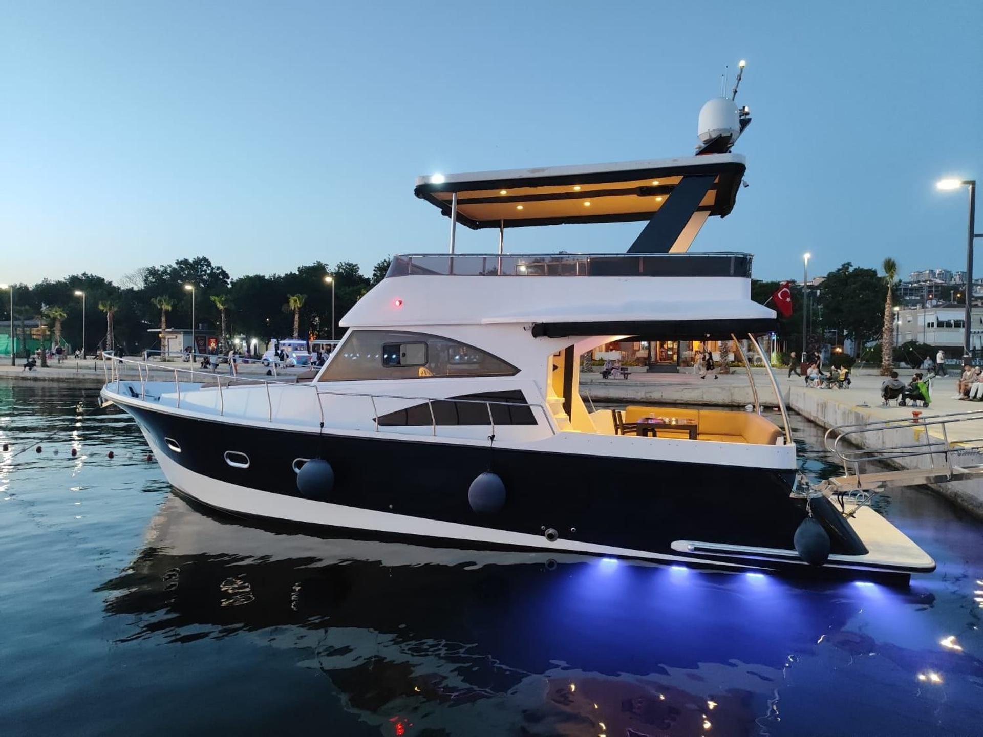 Rental Custom made 12.5m Motor Yacht - 466 - photo 1