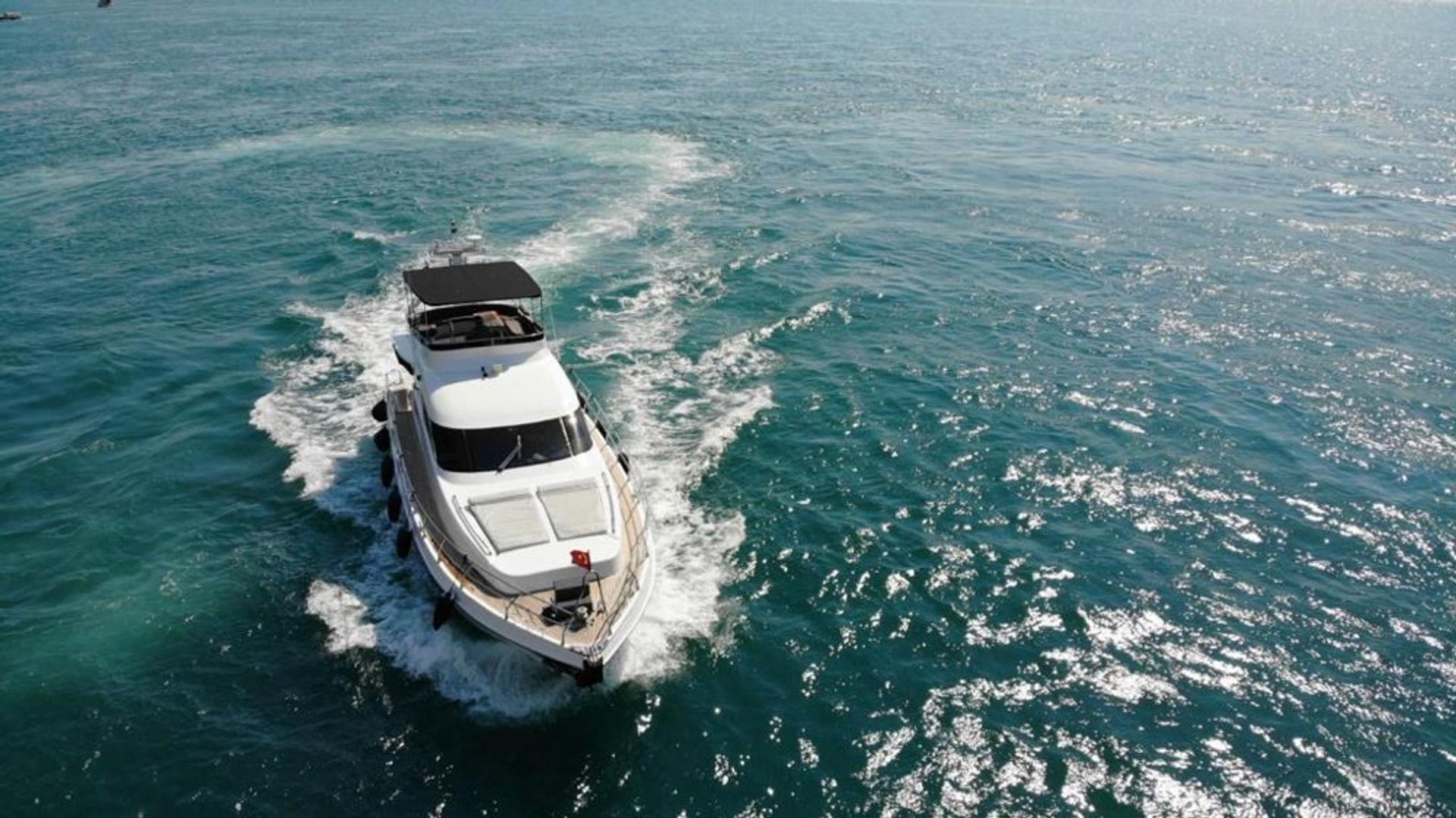 Rental Custom made 17m Motor Yacht - 401 - photo 4