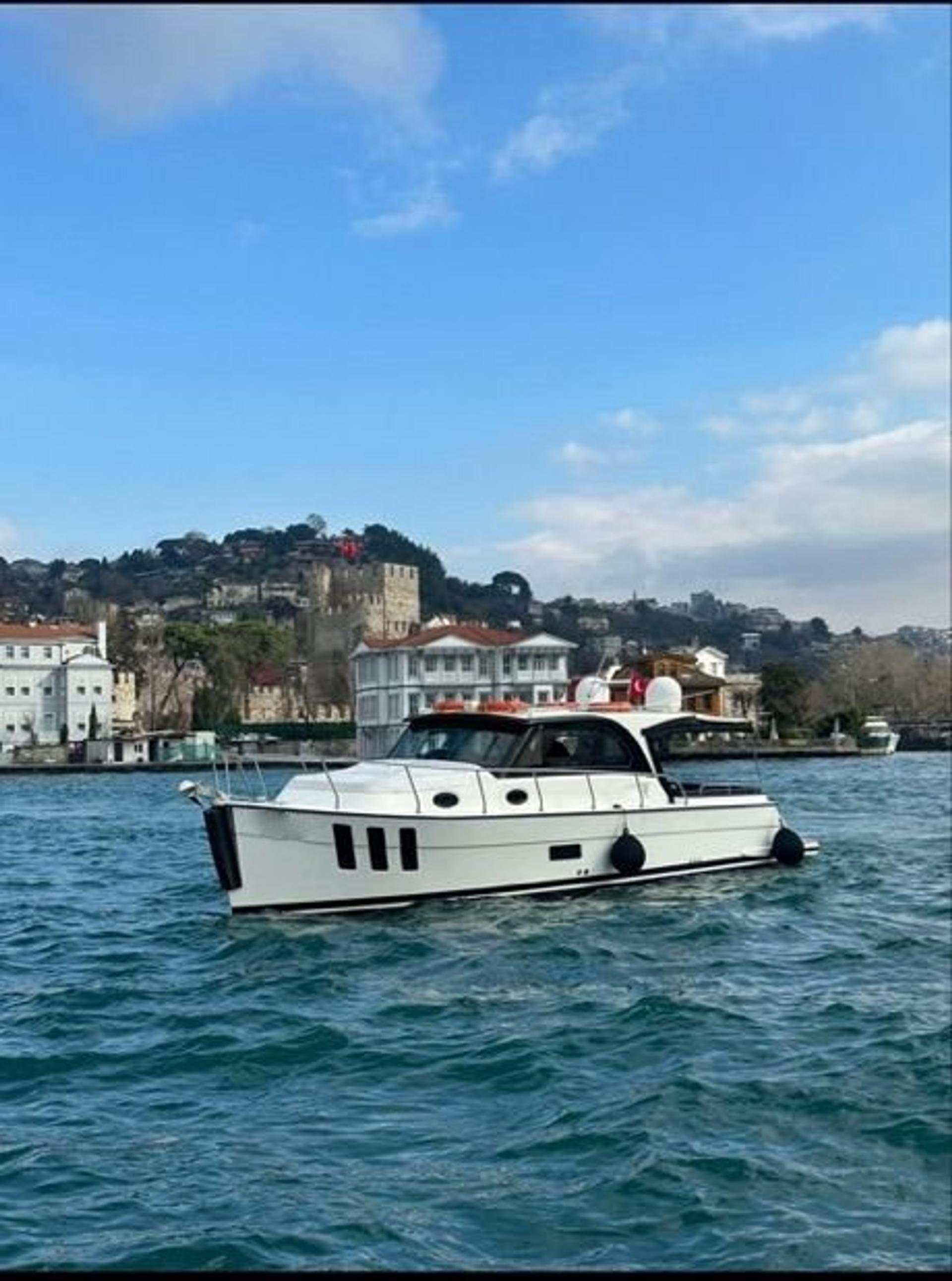 Rental Custom made 13m Motor Yacht - 1102 - photo 1