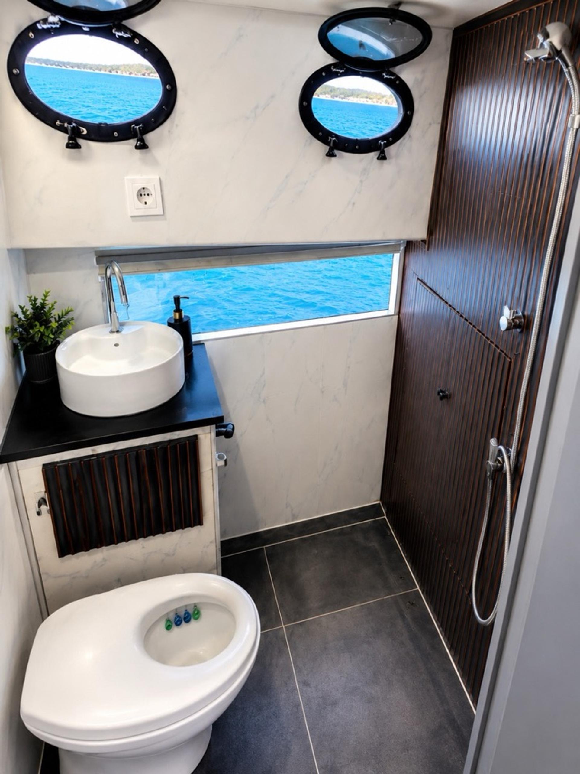 Kiralık Özel yapım 14m Motoryat - 400 - photo 10