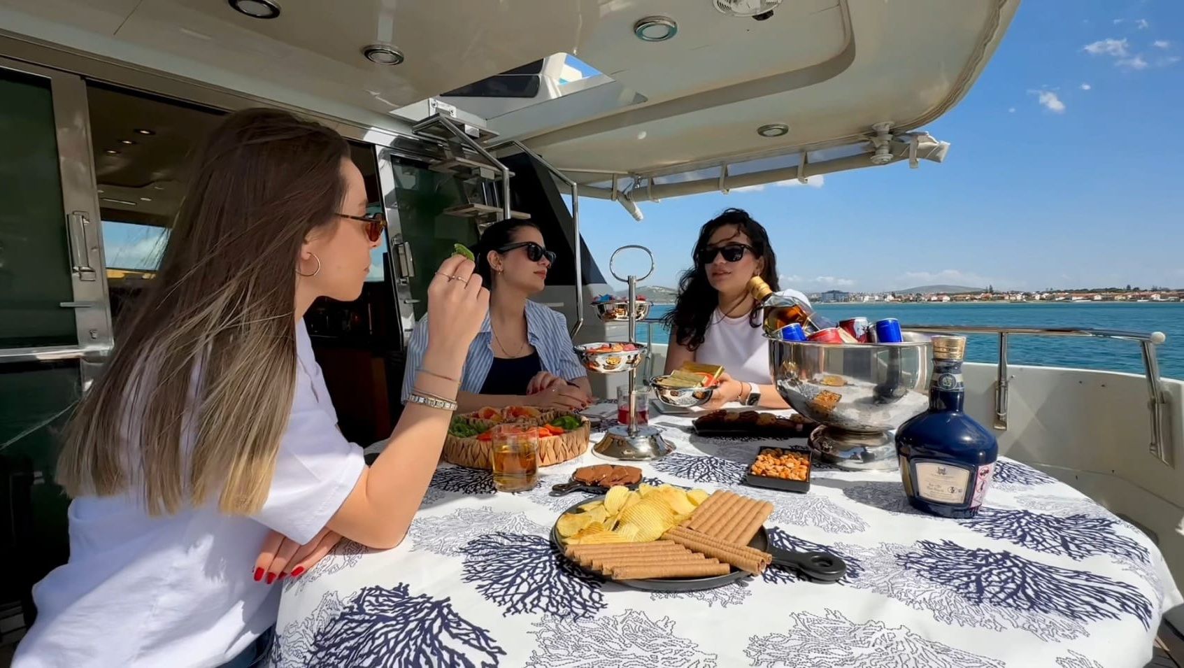 Canados 20m Motor Yacht