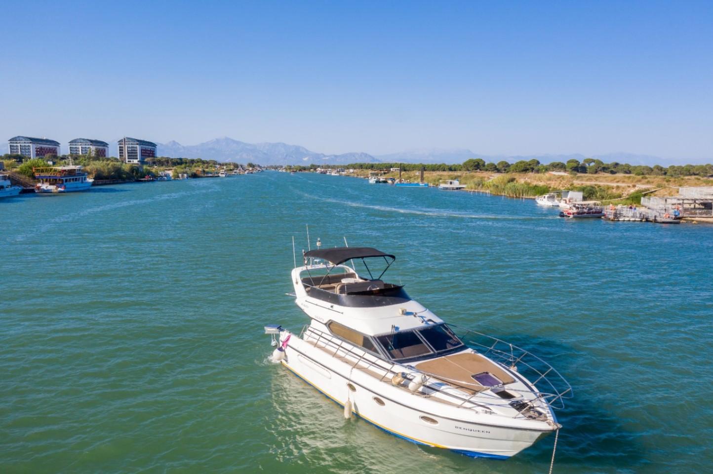 Rental Eurocraft 13m Motor Yacht - 565-32