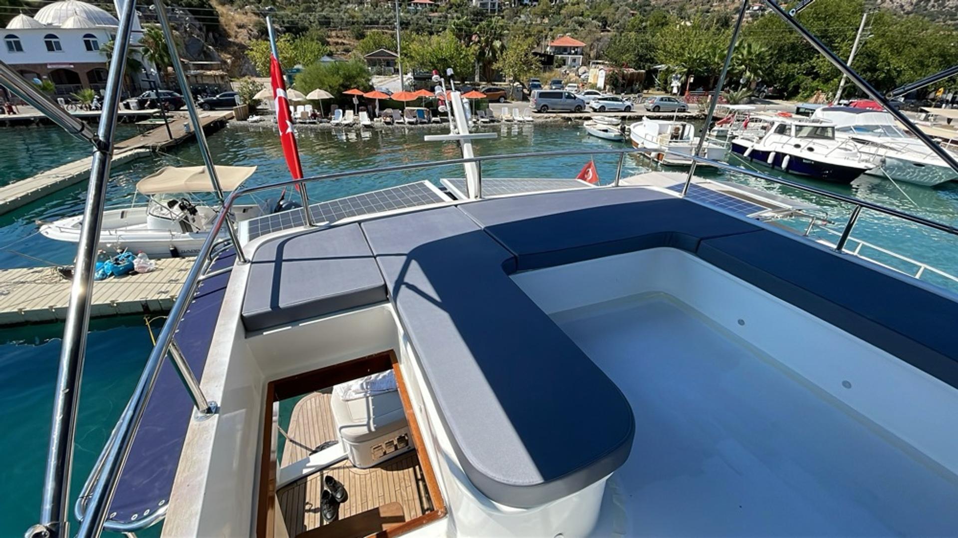 Rental Custom made 14m Motor Yacht - 619 - photo 7
