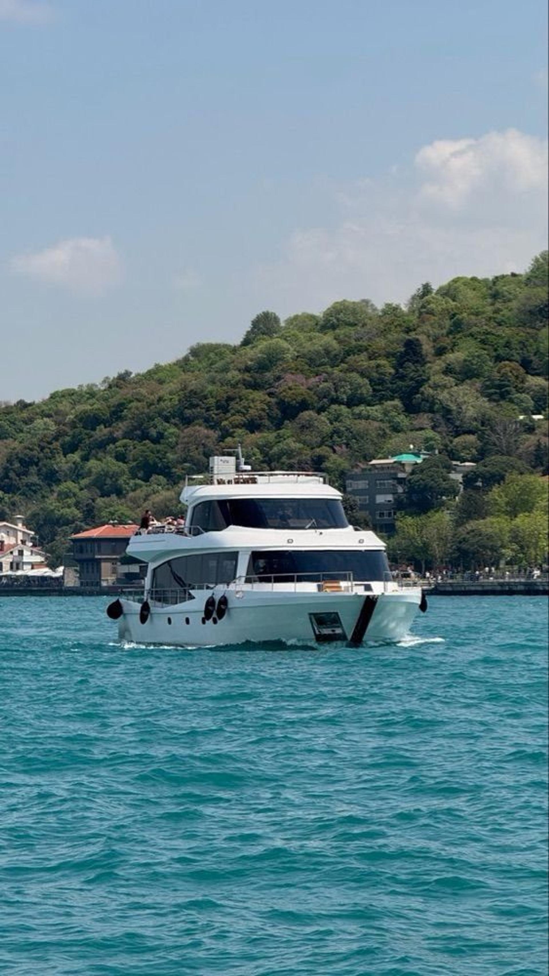 Rental Custom made 24m Party Boat - 1106 - photo 2