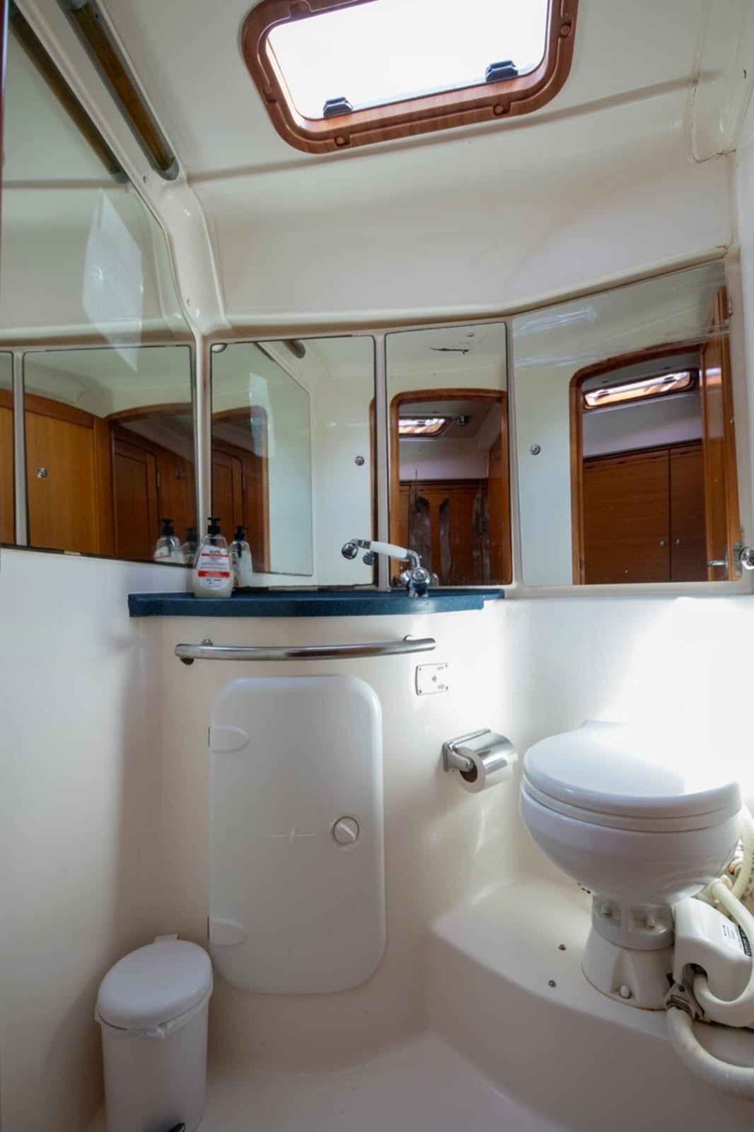 Rental Bavaria 13m Sailboat - 948 - photo 12