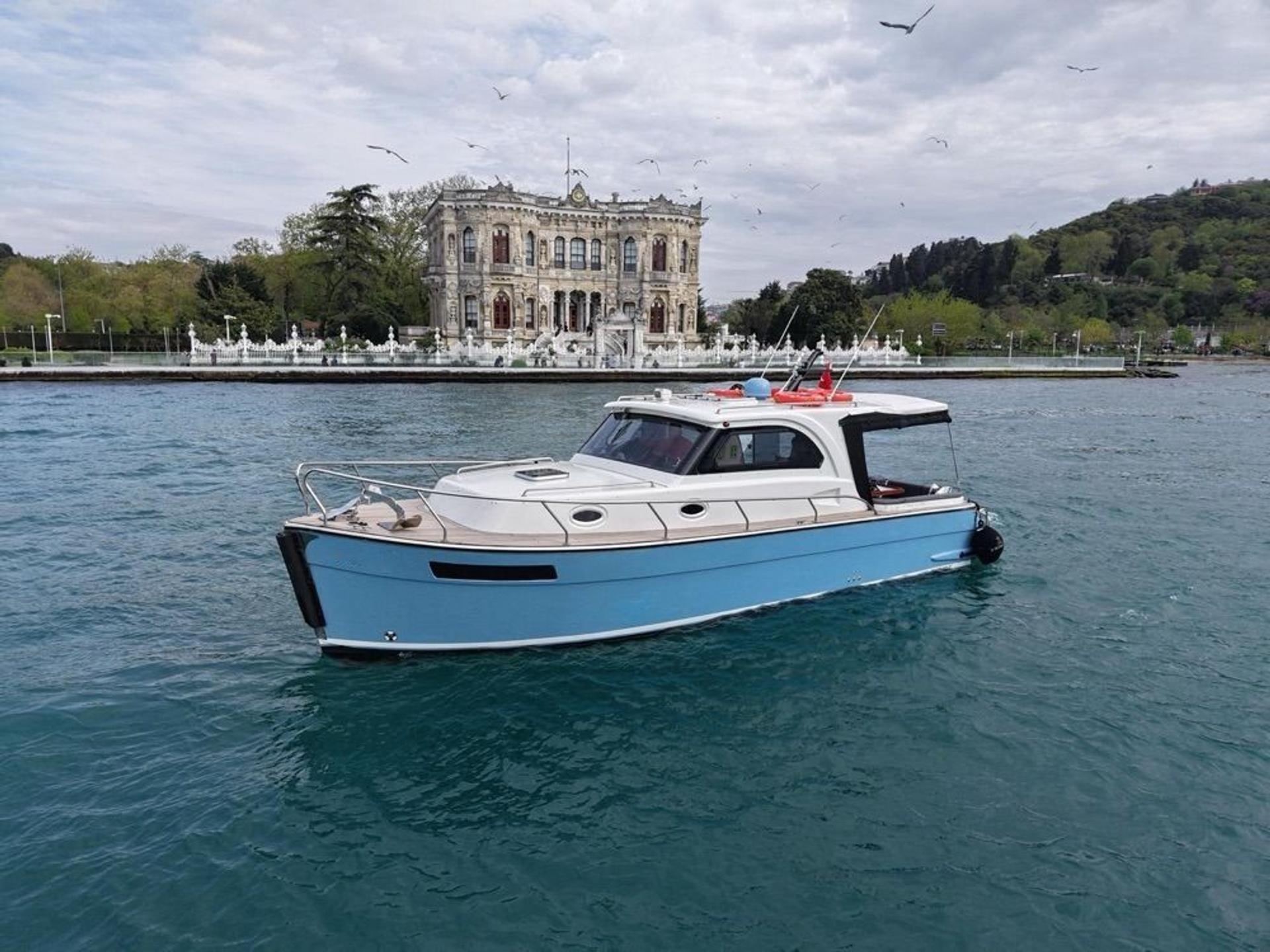 Rental Custom made 12m Motor Yacht - 1082 - photo 1