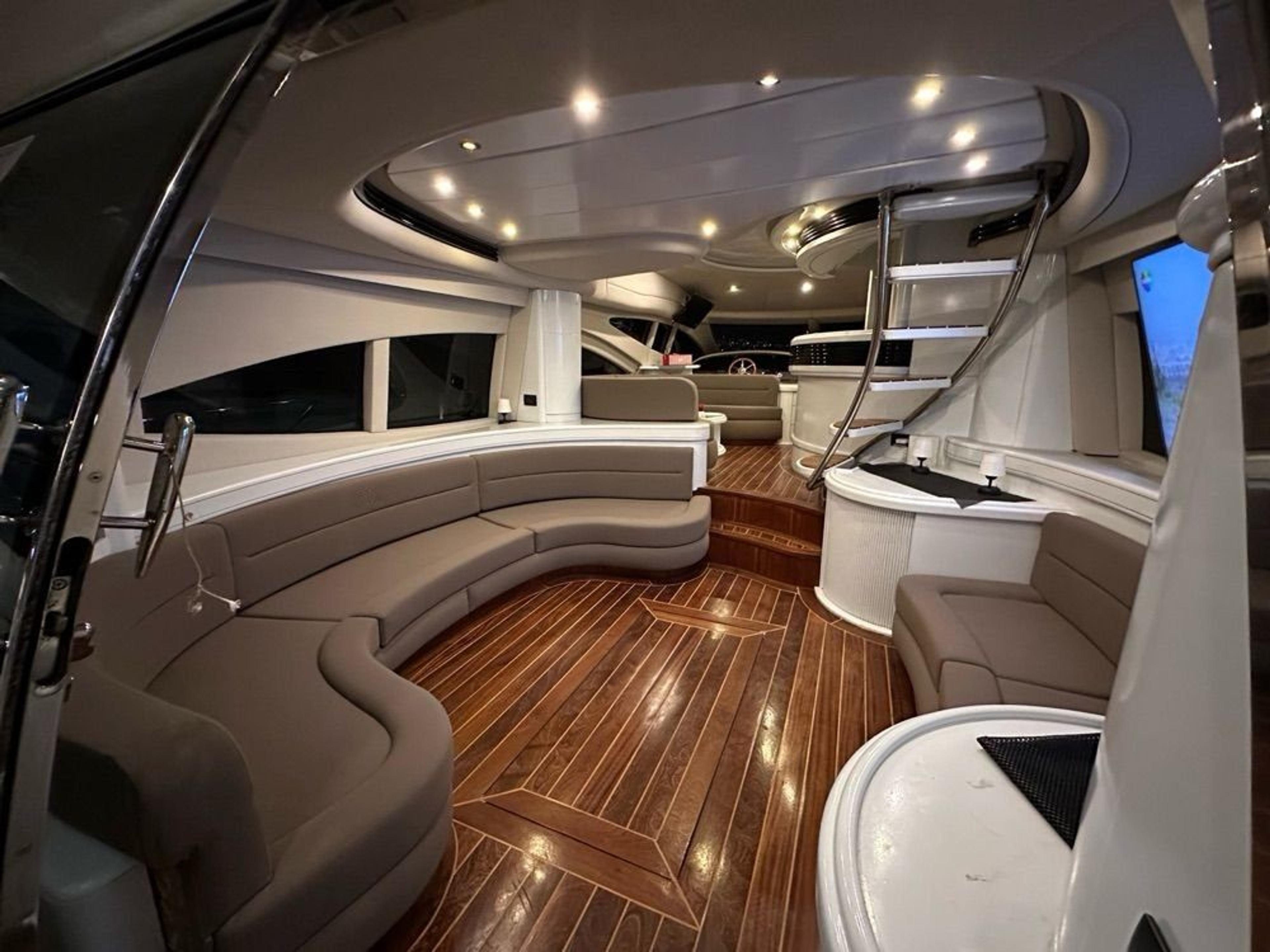 Kiralık Azimut 22m Motoryat - 347 - photo 8
