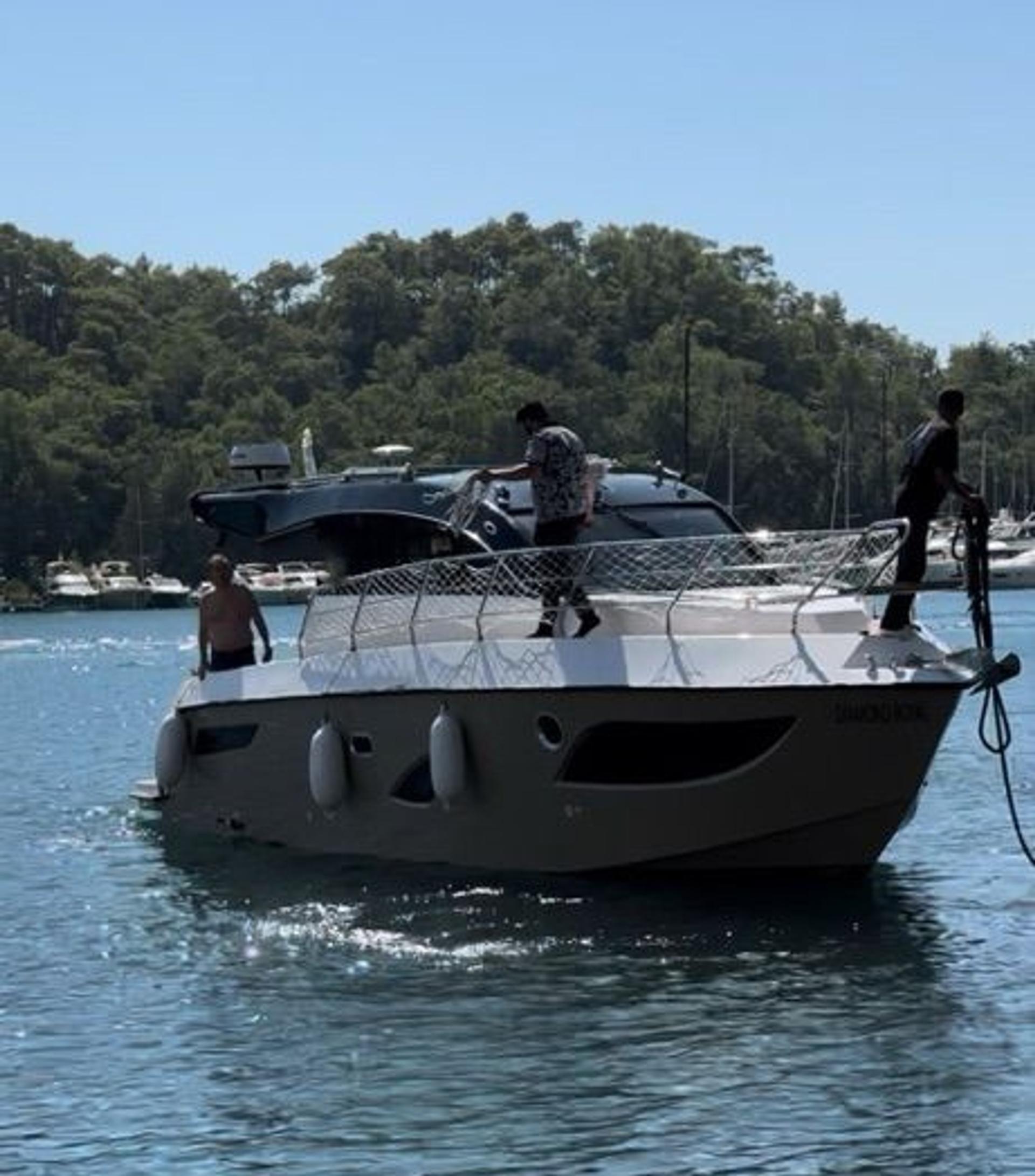 Rental Custom made 11m Motor Yacht - 380 - photo 33