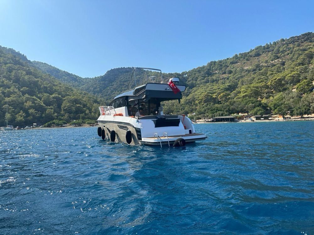 Özel yapım 11m Motoryat