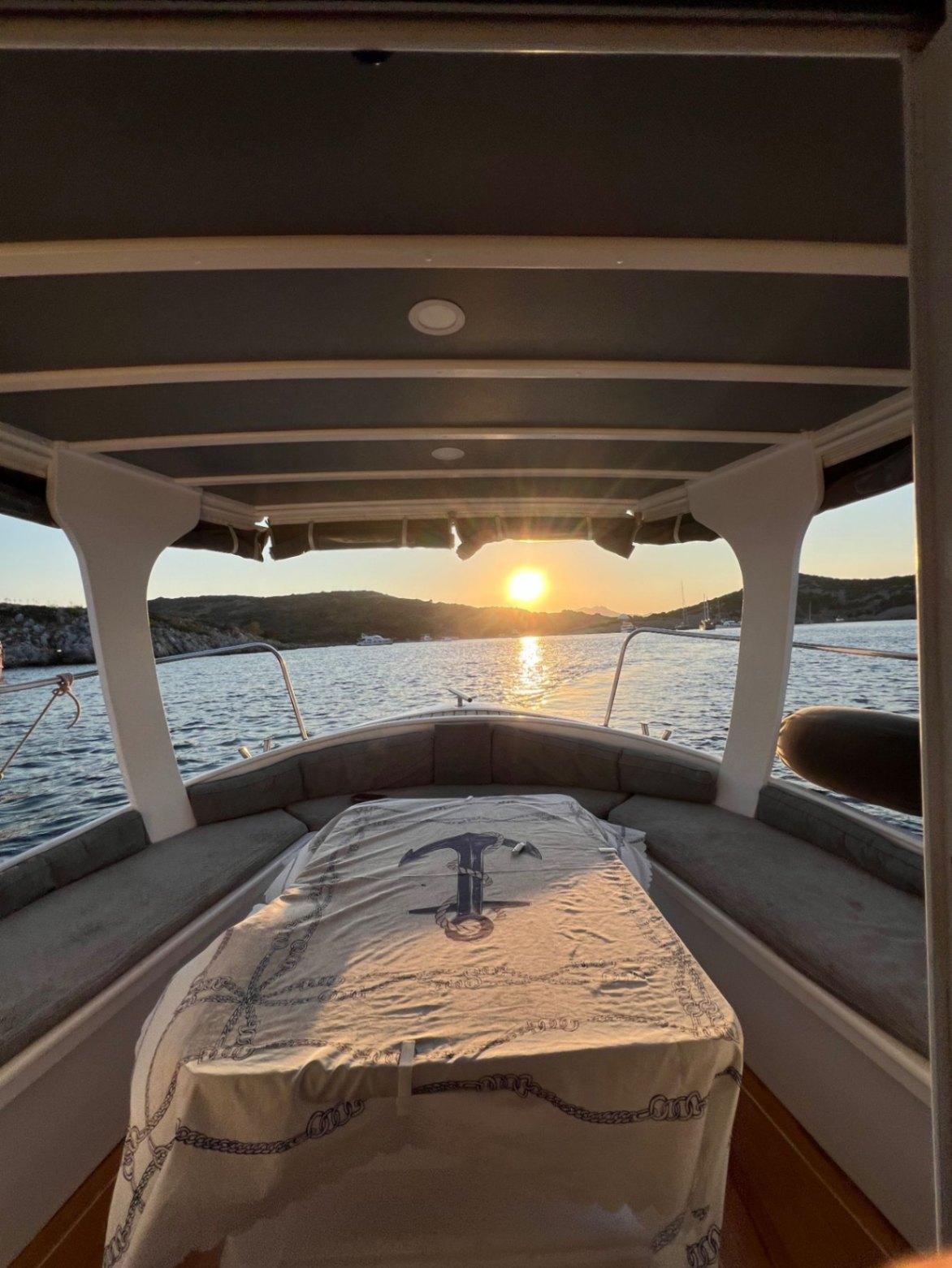 Rental Custom made 10m Motor Yacht - 813-5
