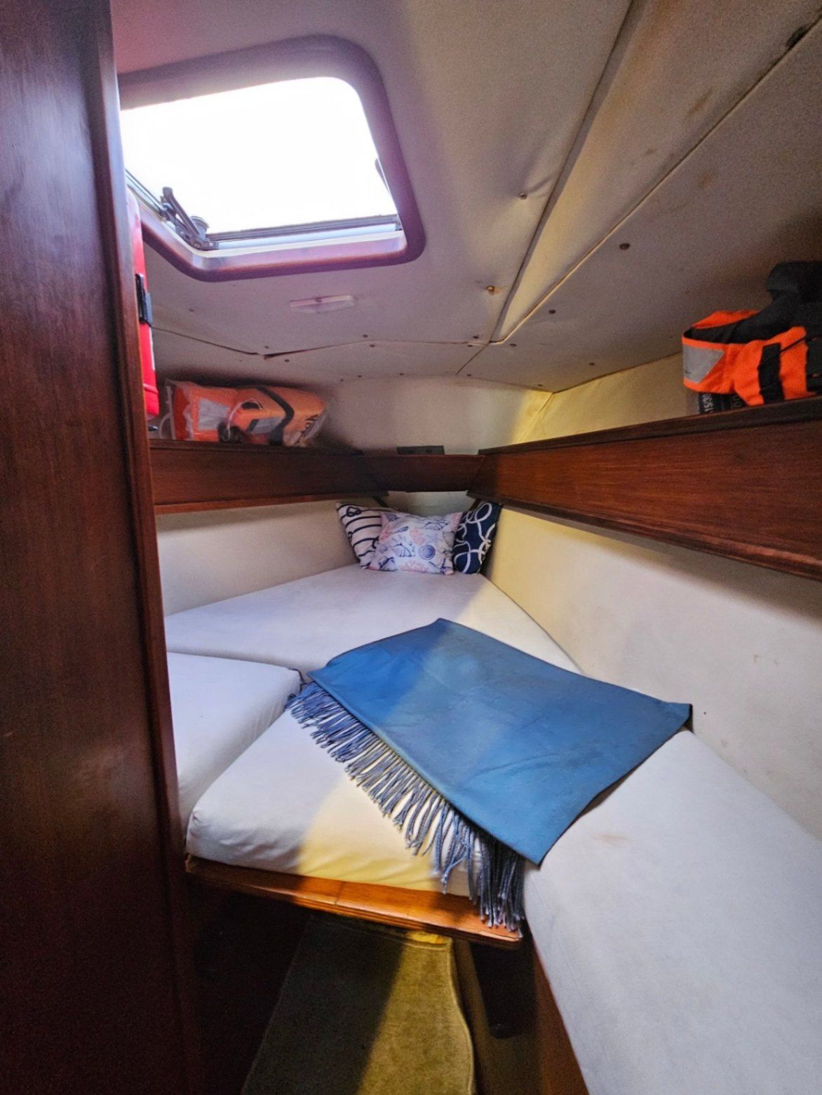 Jeanneau 11m Yelkenli