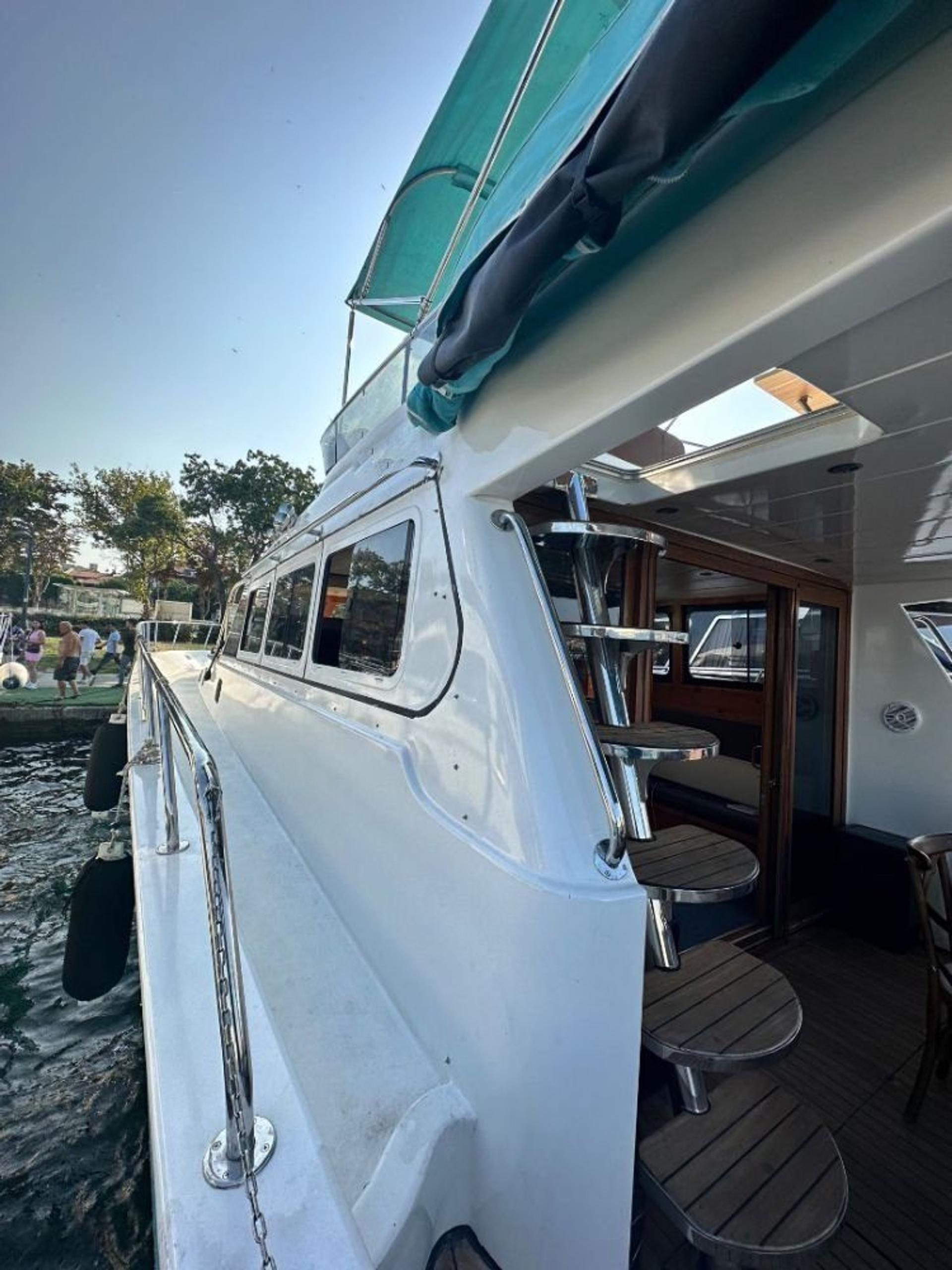Rental Custom made 15m Motor Yacht - 672 - photo 3