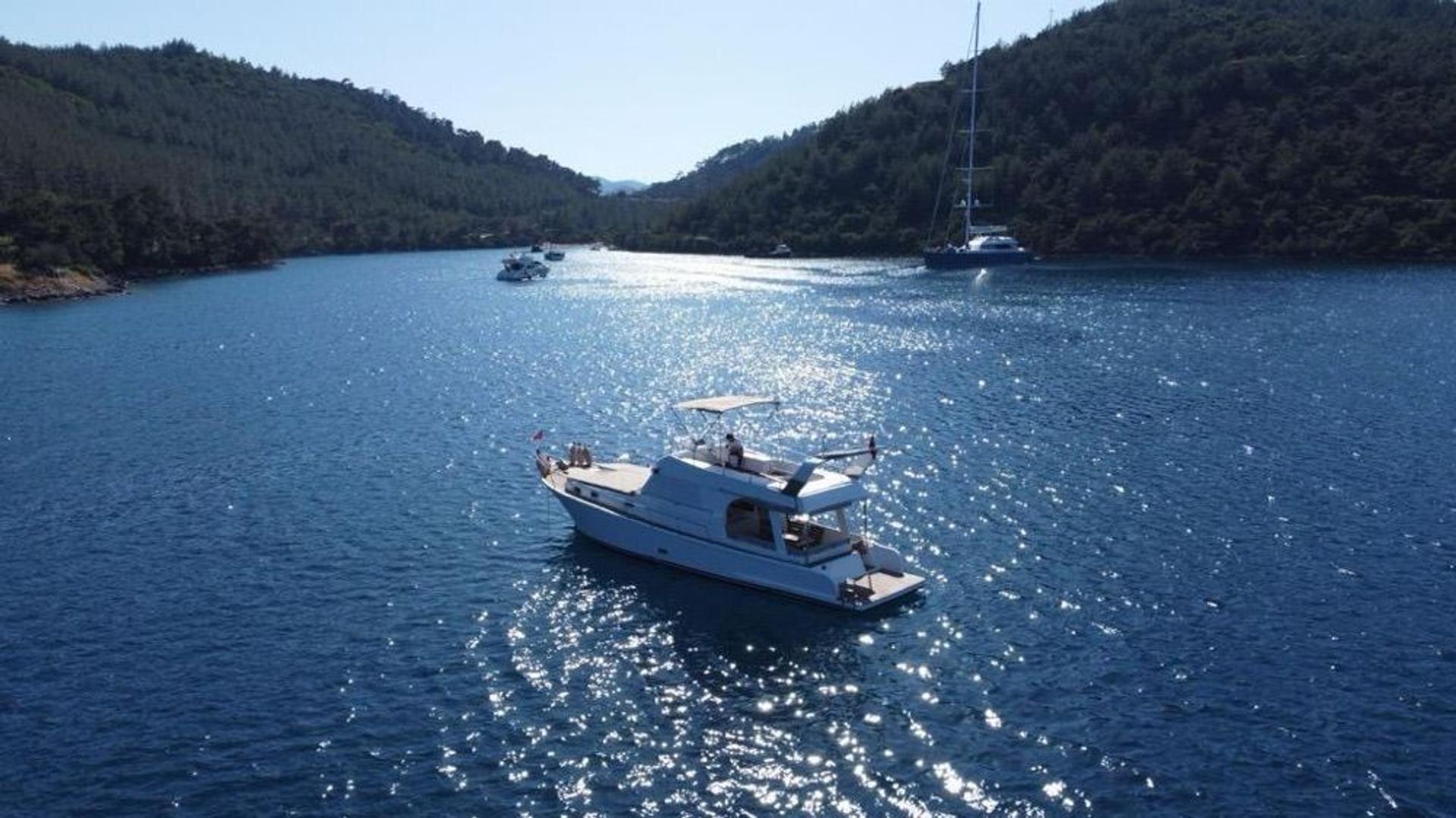 Rental Custom made 14m Motor Yacht - 393 - photo 5