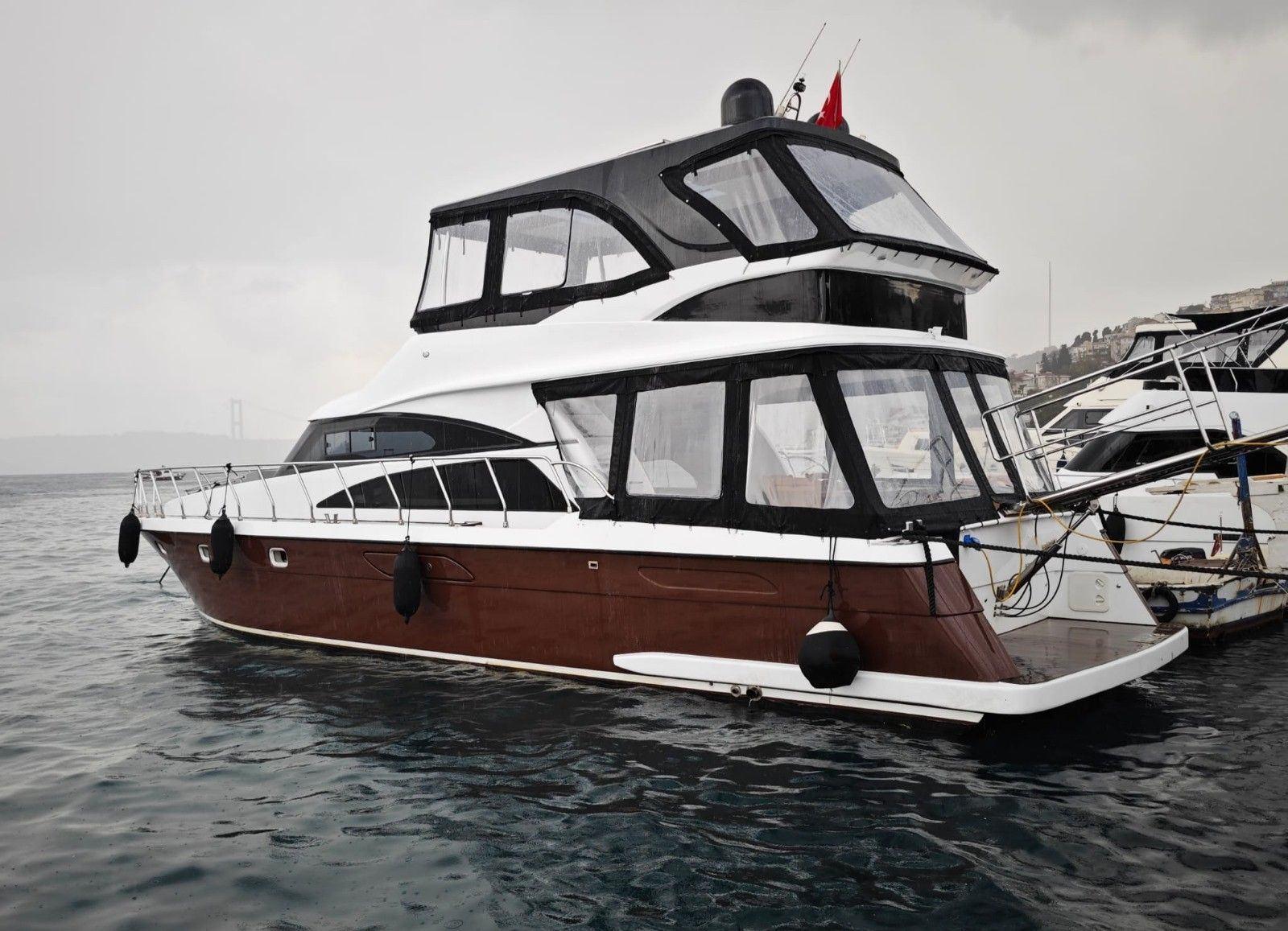 Rental Custom made 17m Motor Yacht - 42-5