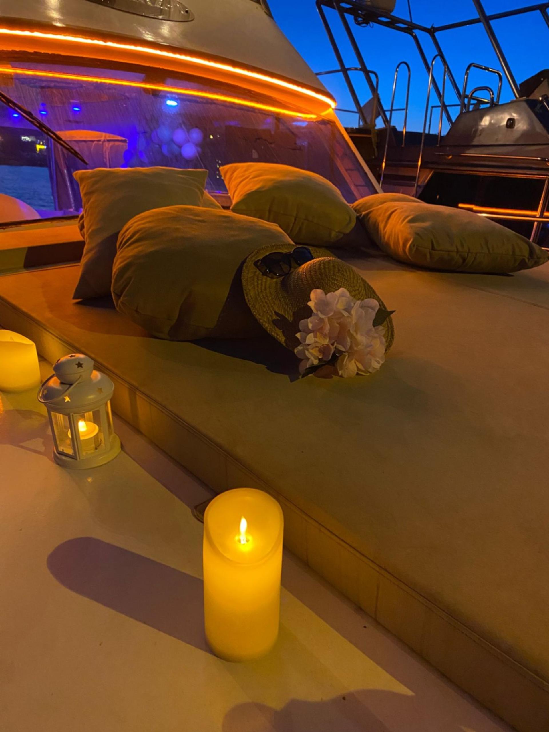 Rental Custom made 12m Motor Yacht - 881 - photo 18