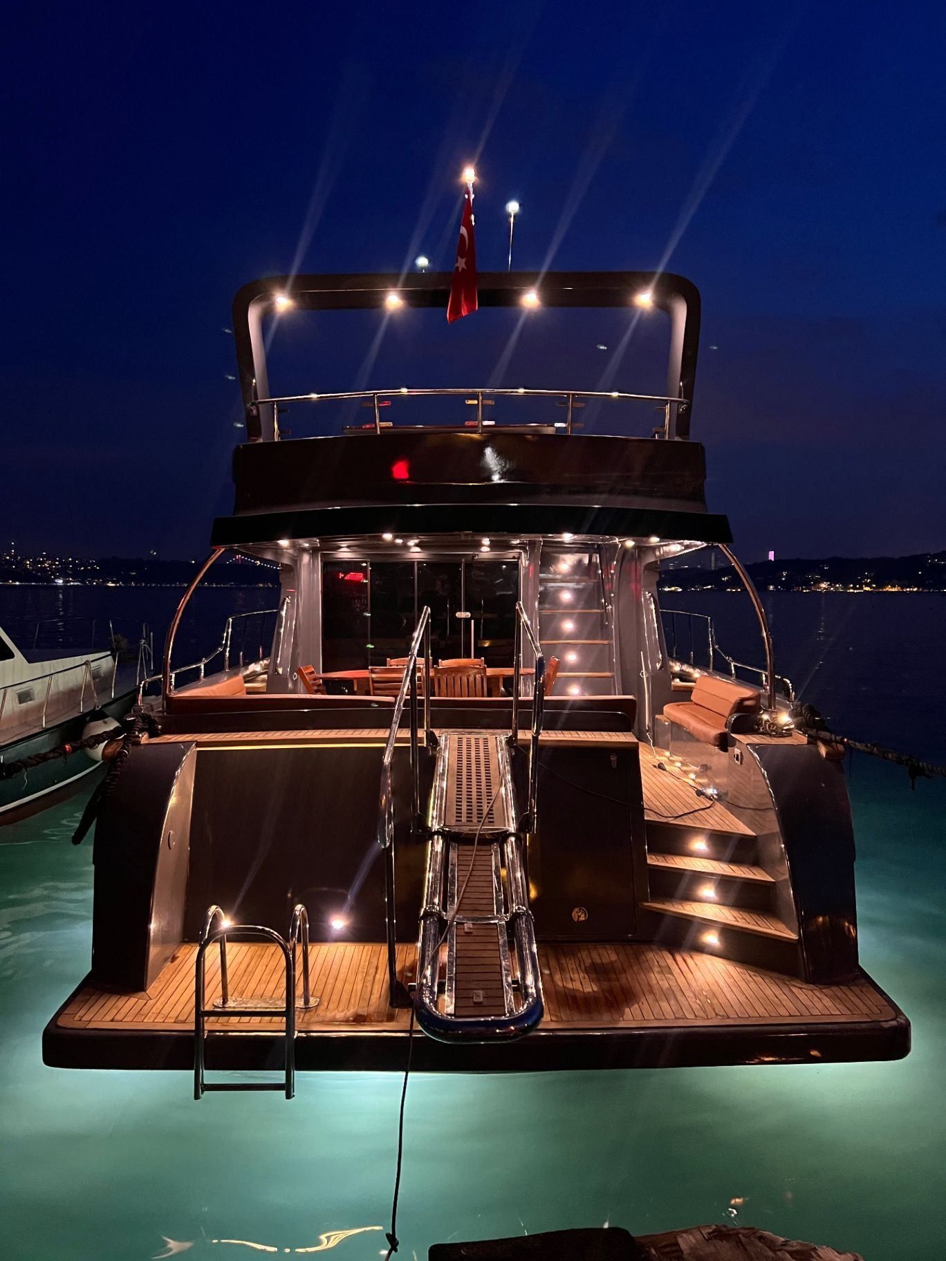 Özel yapım 21m Motoryat