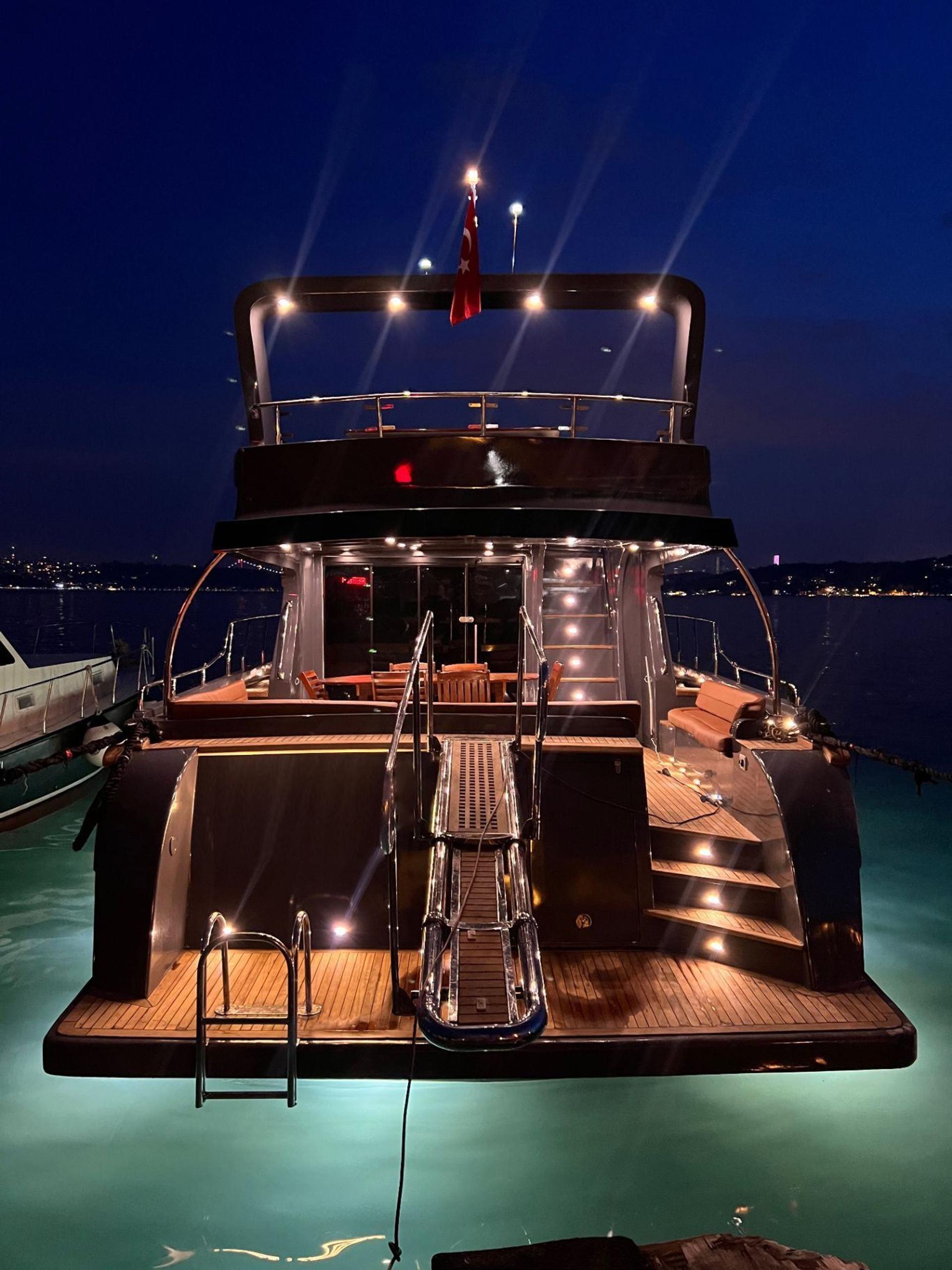 Rental Custom made 21m Motor Yacht - 695 - photo 16