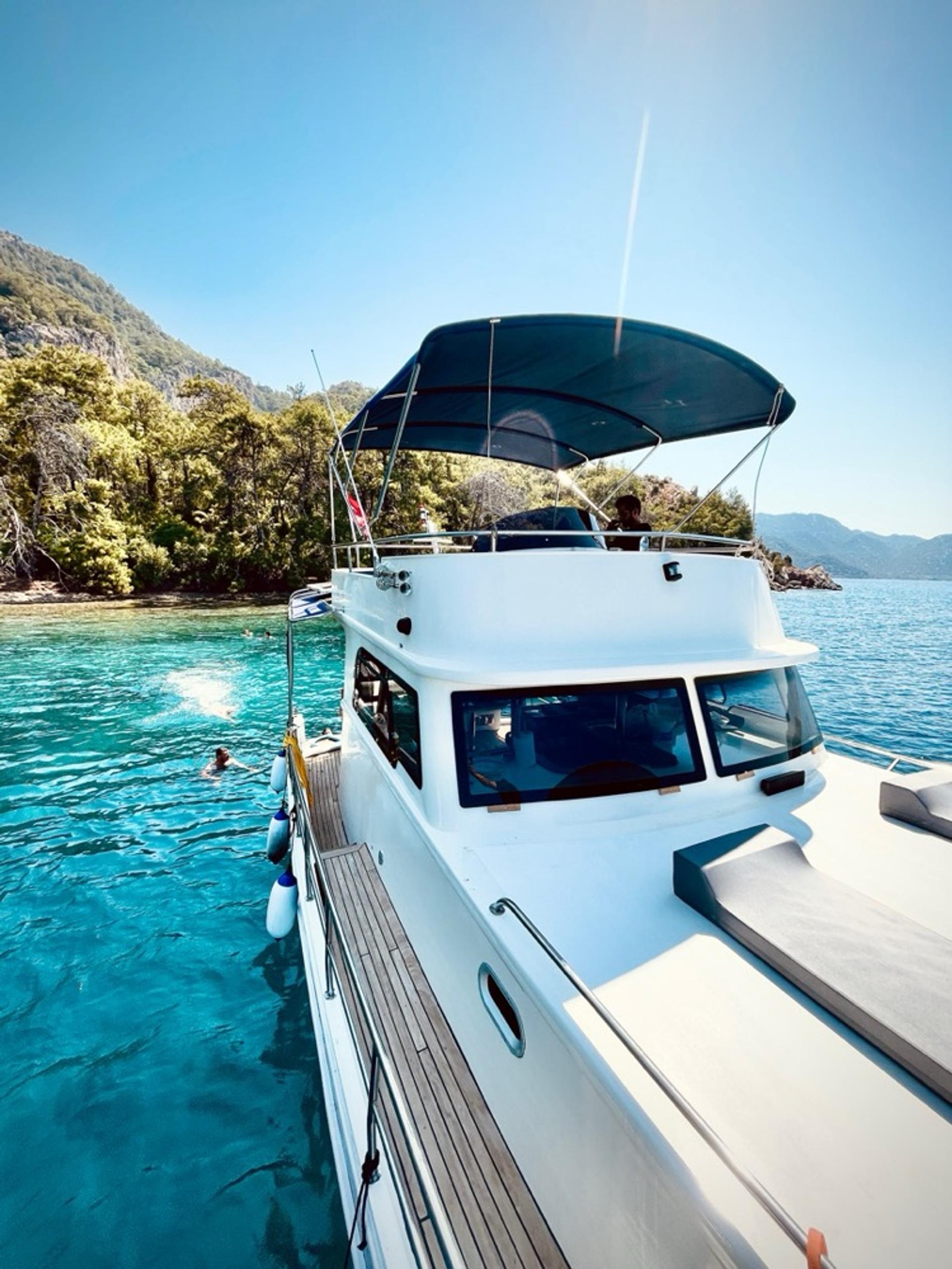 Rental Custom made 14m Motor Yacht - 619 - photo 5