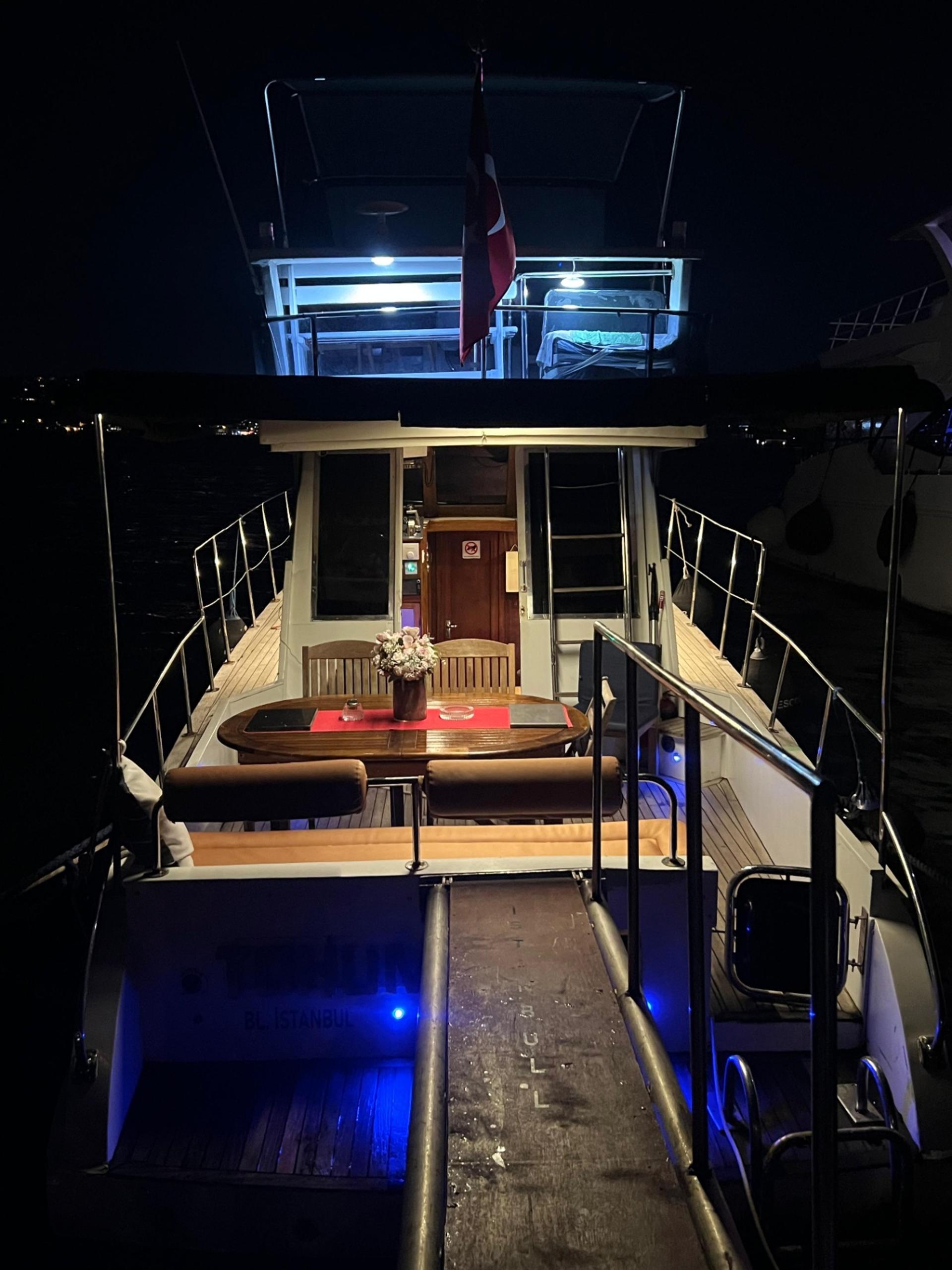 Kiralık Özel yapım 12m Motoryat - 555 - photo 5