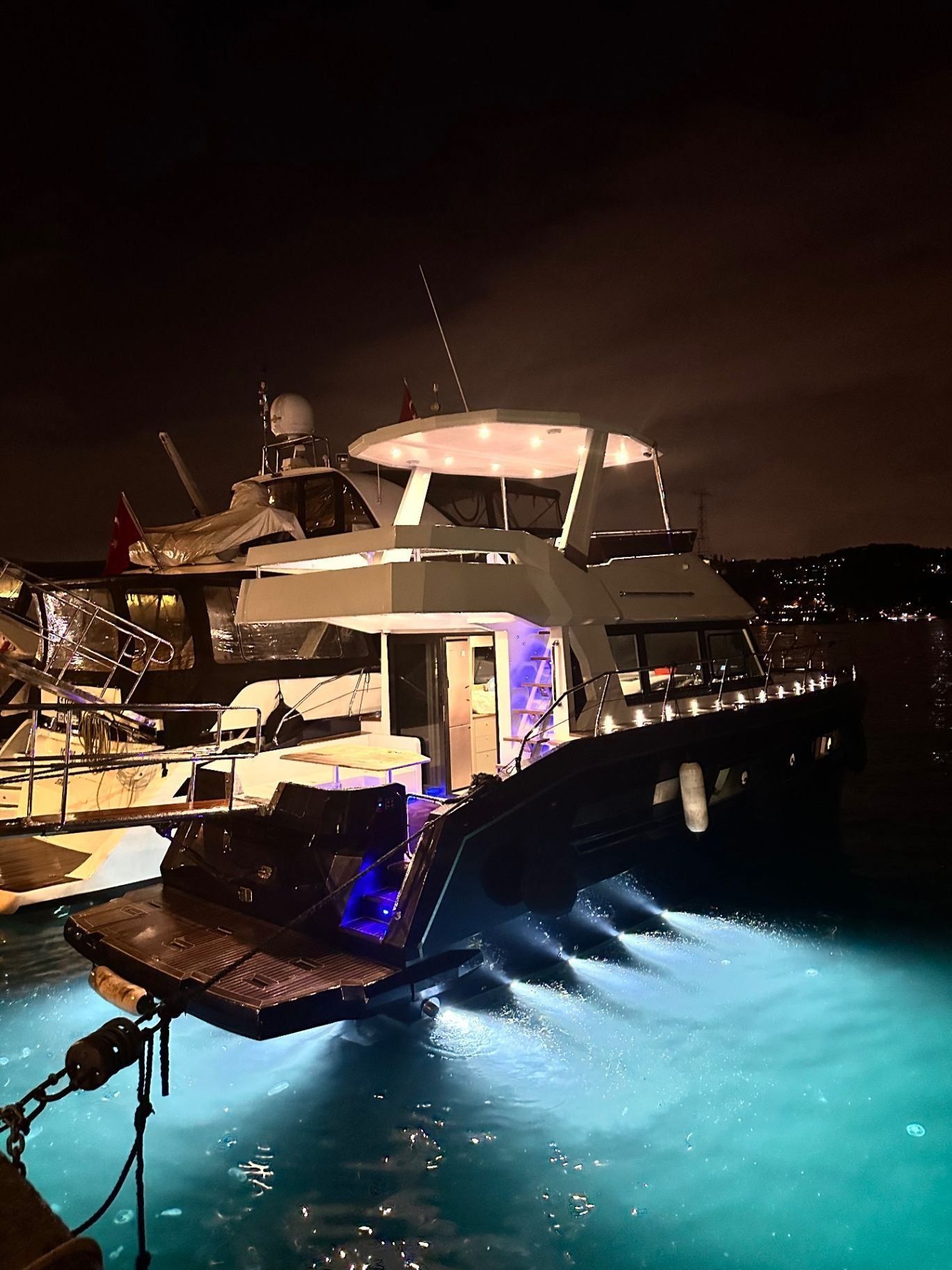 Özel yapım 13m Motoryat