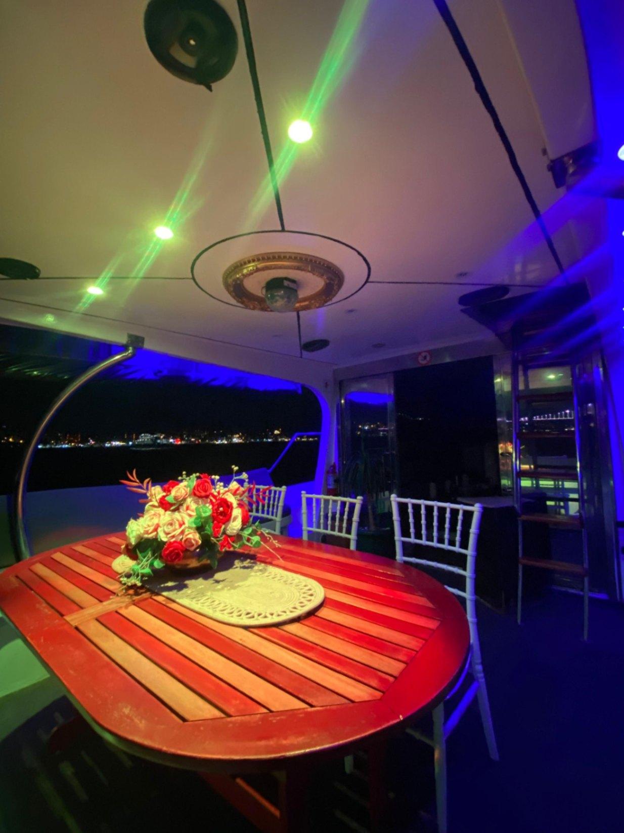Rental Custom made 13m Motor Yacht - 79-3