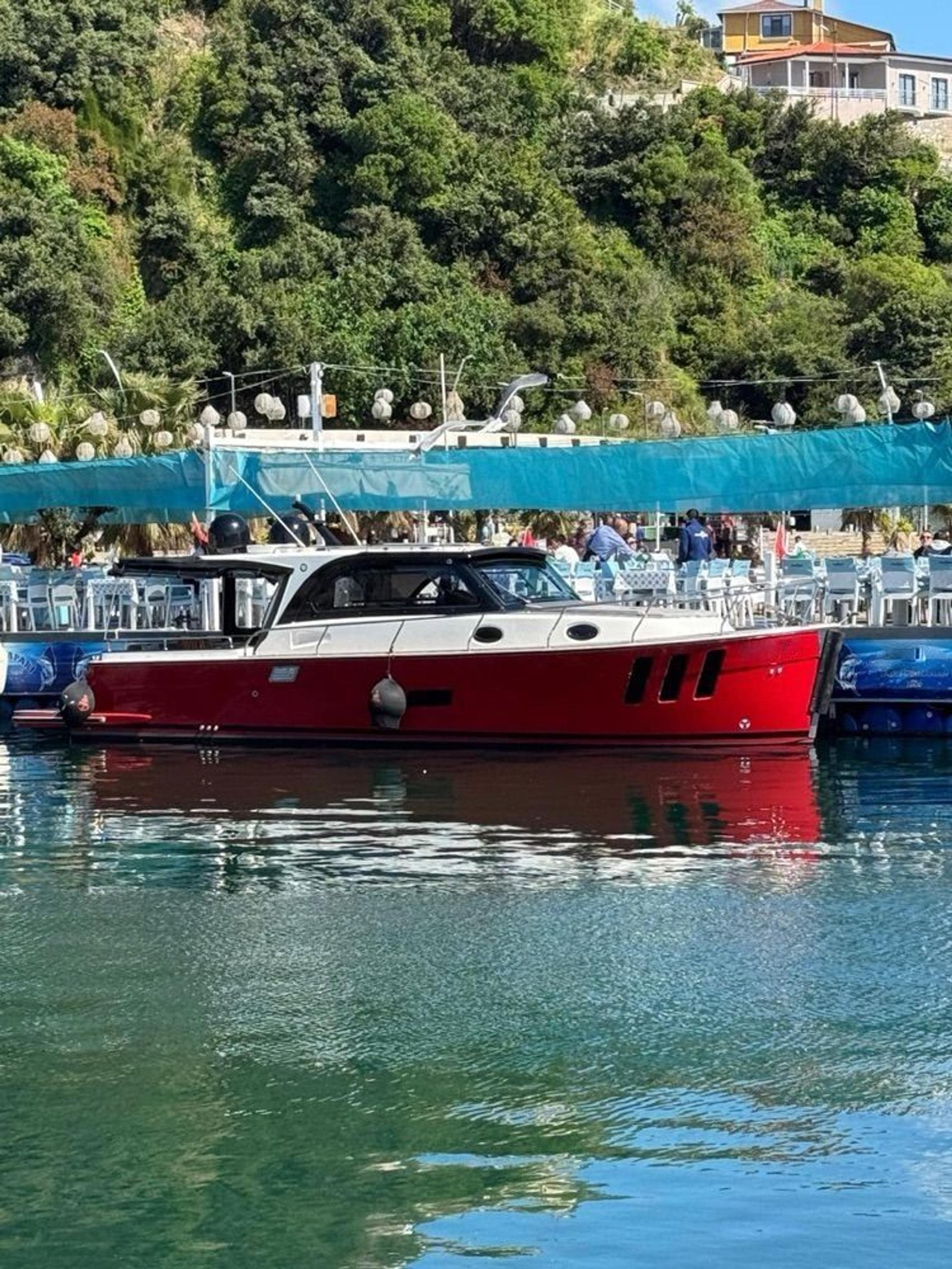Rental Custom made 12m Motor Yacht - 398 - photo 1