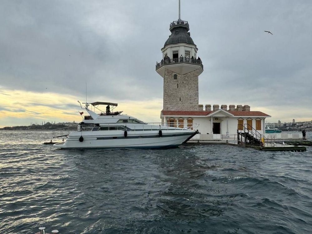 Mochi Craft 16m Motor Yacht
