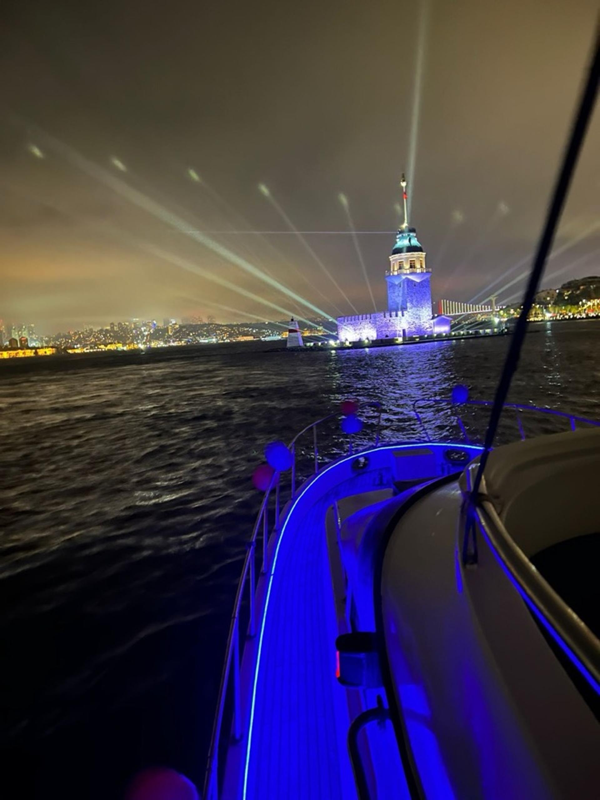 Rental Custom made 17m Motor Yacht - 395 - photo 9