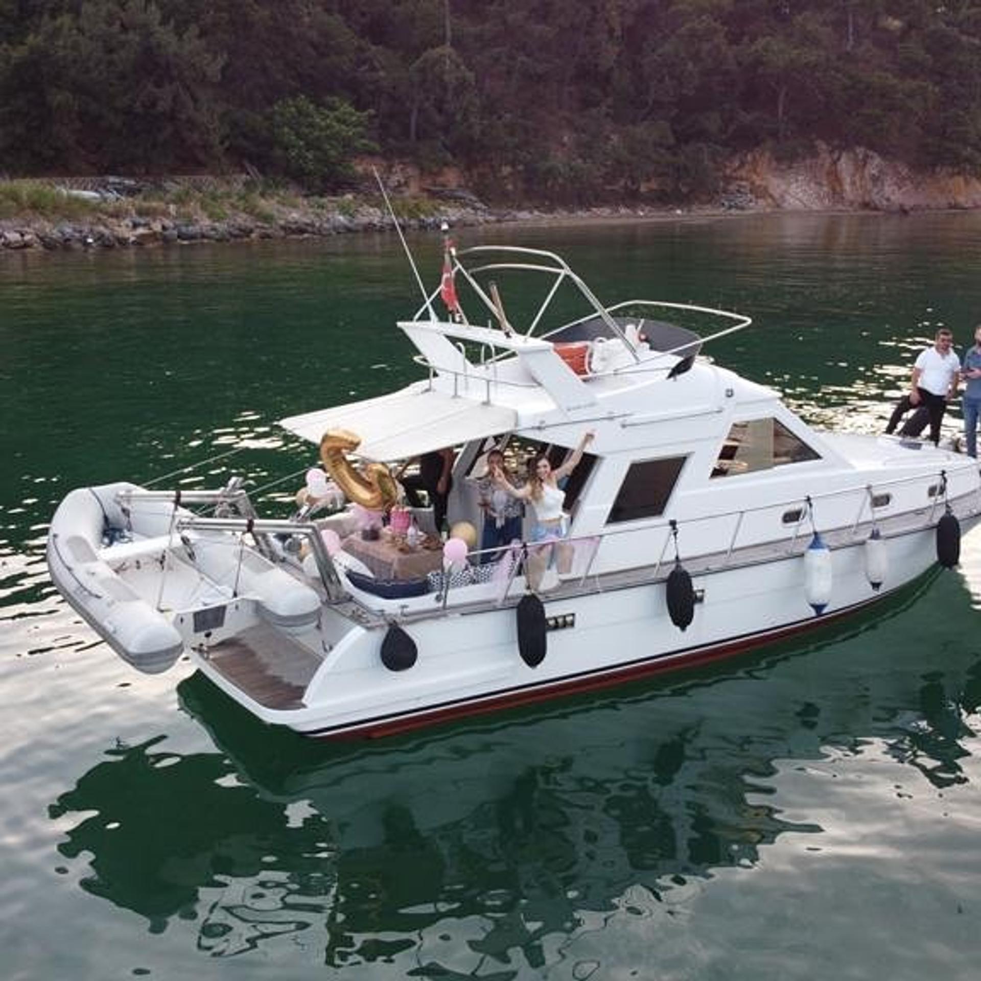 Rental Custom made 13m Motor Yacht - 440 - photo 1