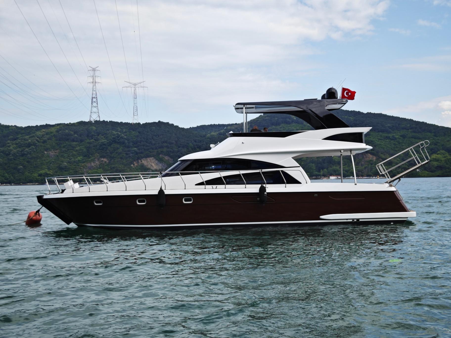 Rental Custom made 17m Motor Yacht - 42-0