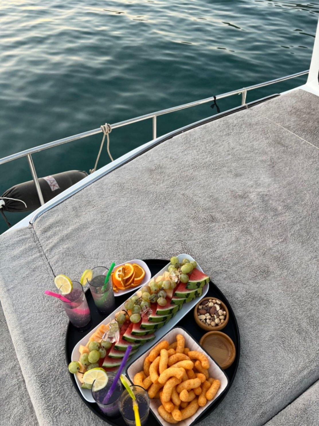 Rental Custom made 10m Motor Yacht - 813-16