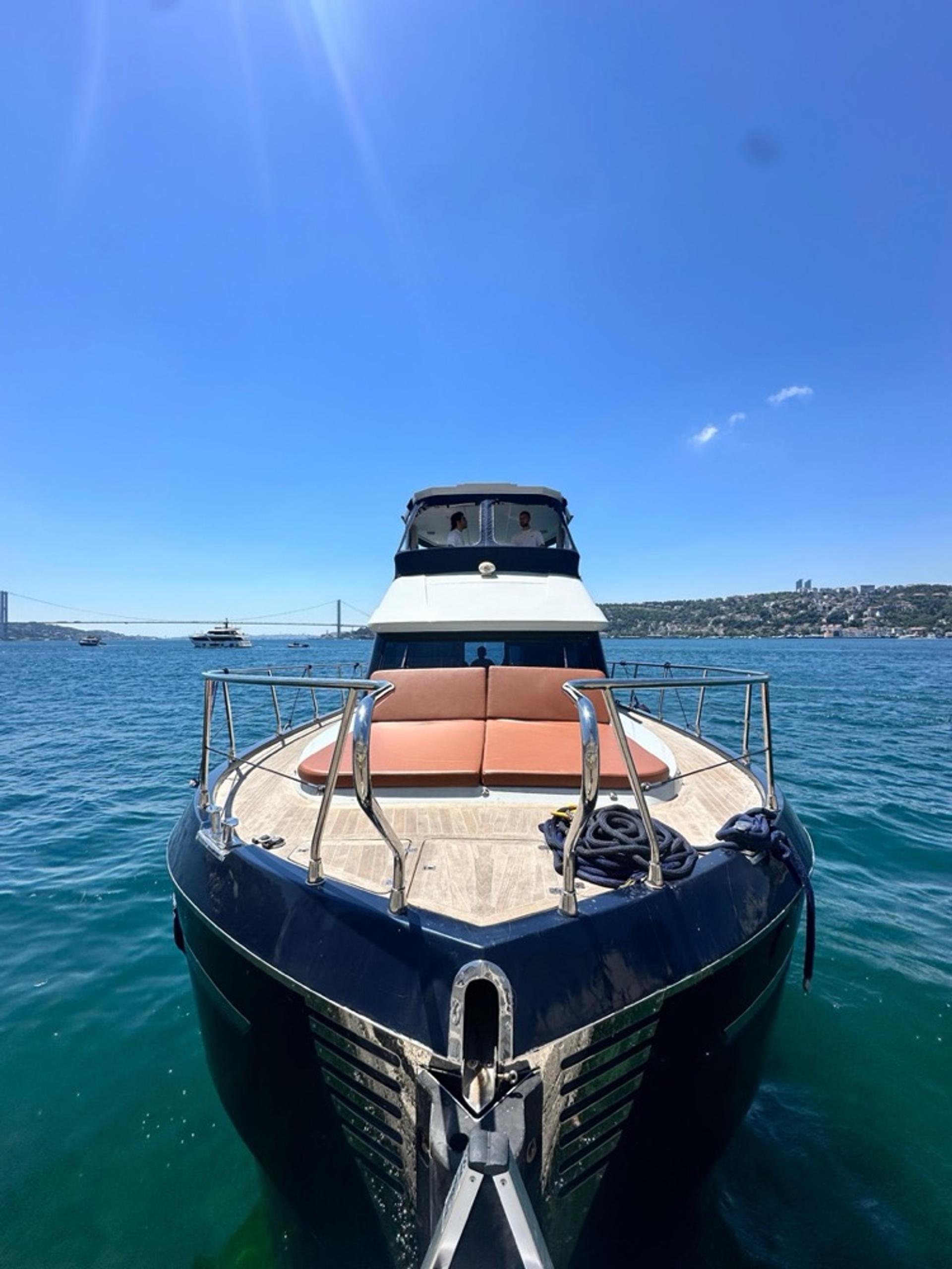 Rental Custom made 14m Motor Yacht - 381 - photo 2