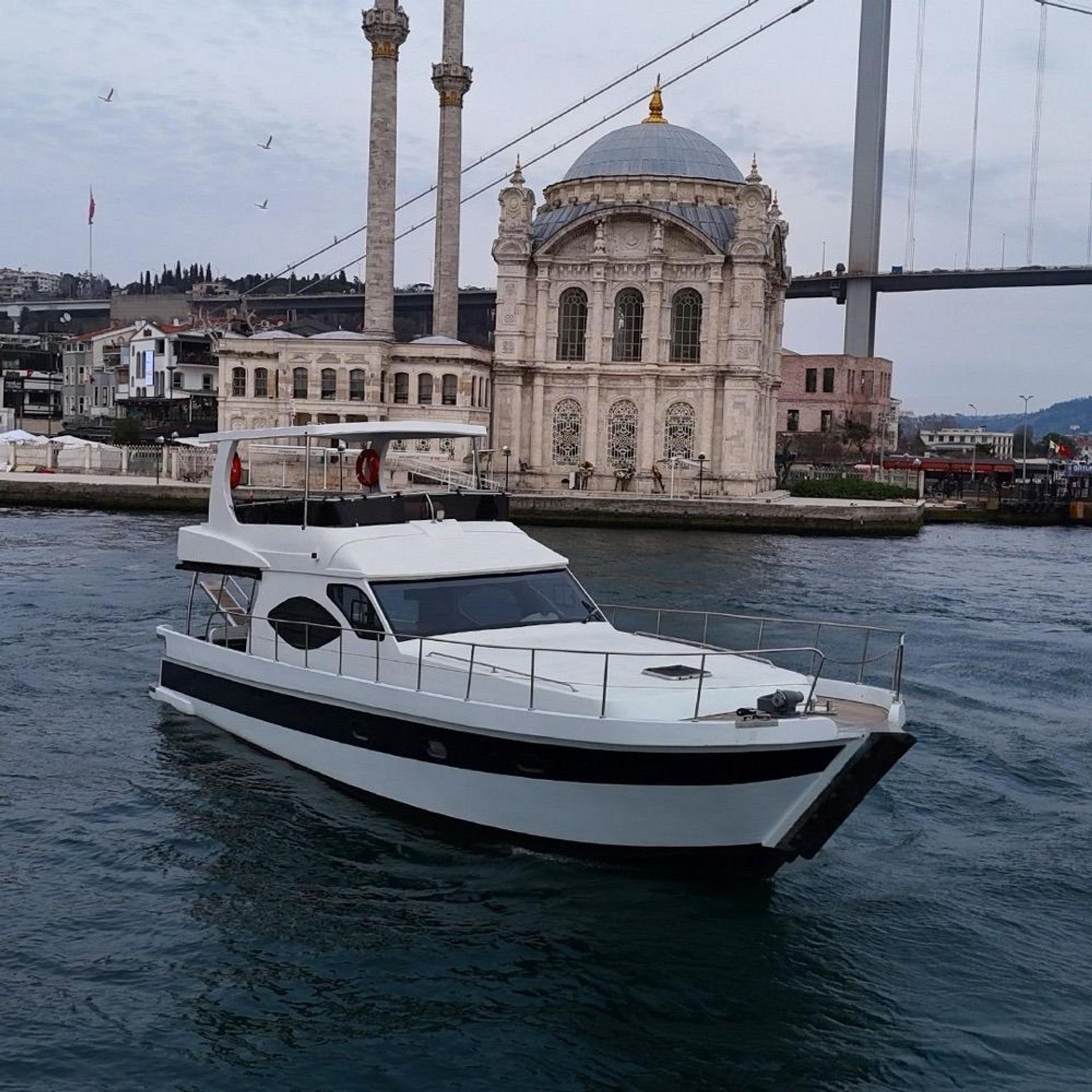 Rental Custom made 17m Motor Yacht - 411 - photo 2